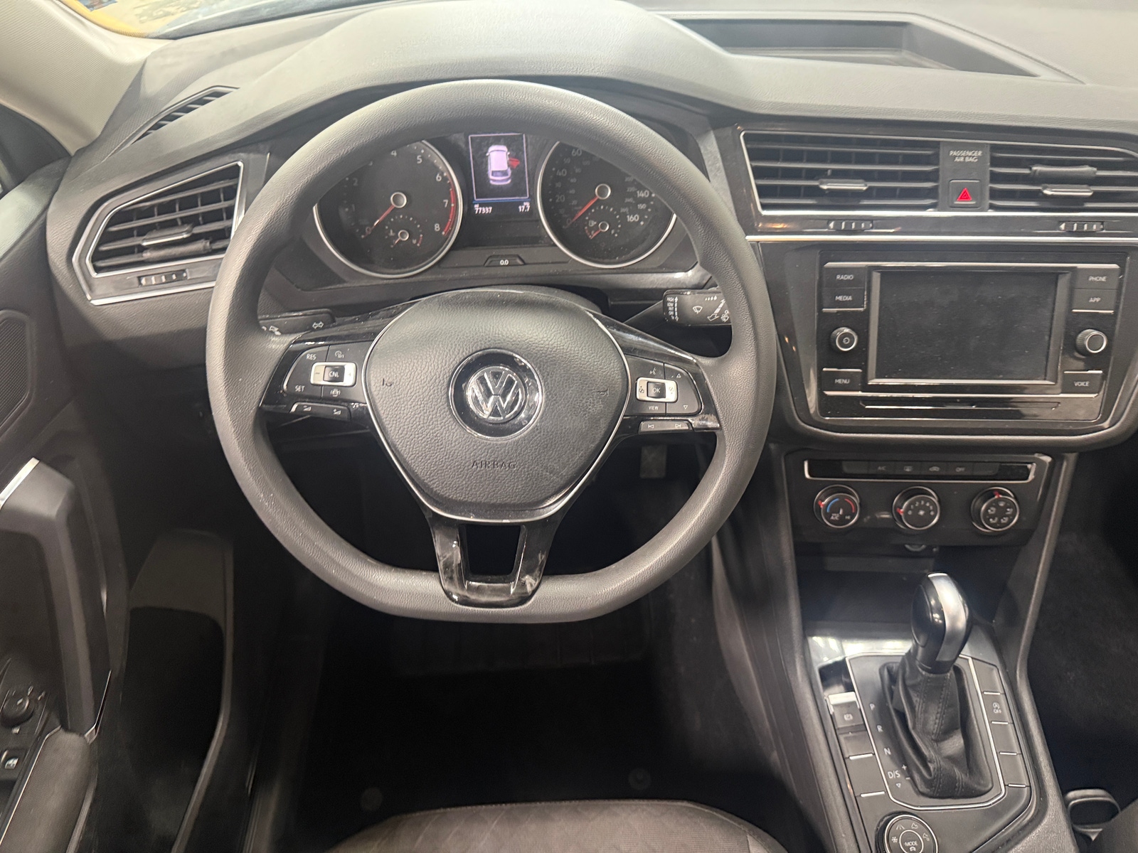 Thumbnail: 2020 Volkswagen Tiguan - 5