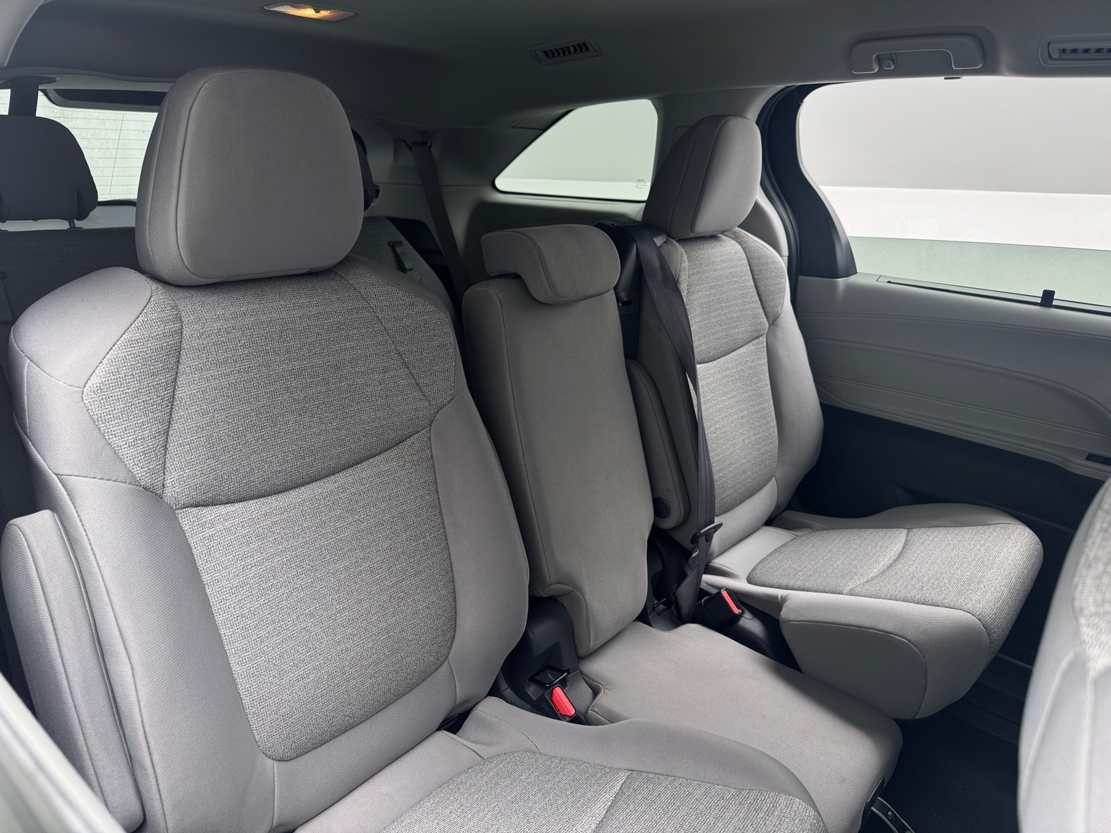 Thumbnail: 2023 Toyota Sienna - 6