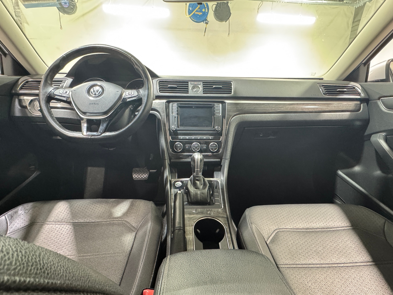 Thumbnail: 2017 Volkswagen Passat - 2