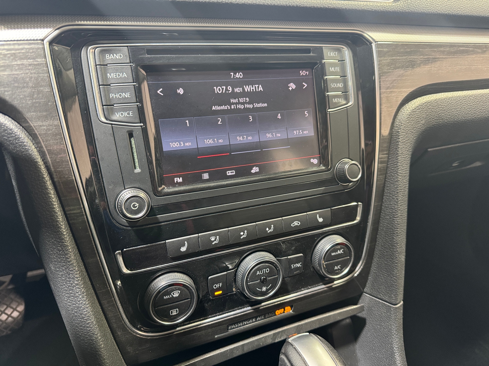 Thumbnail: 2017 Volkswagen Passat - 3