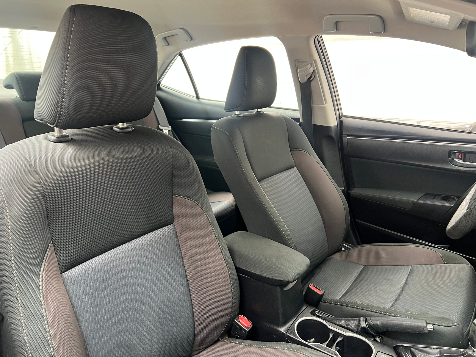 Thumbnail: 2017 Toyota Corolla - 2