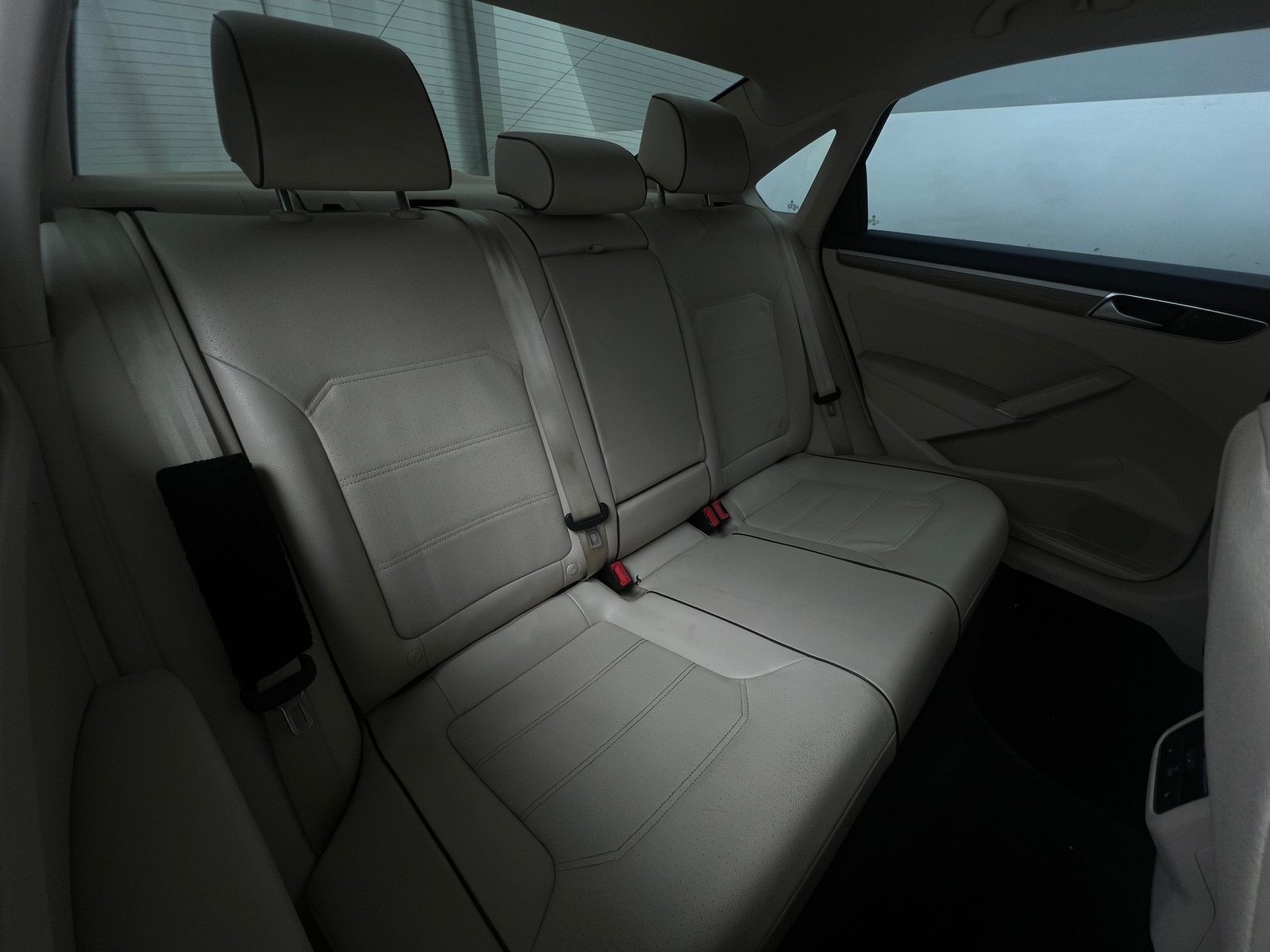 Thumbnail: 2017 Volkswagen Passat - 5