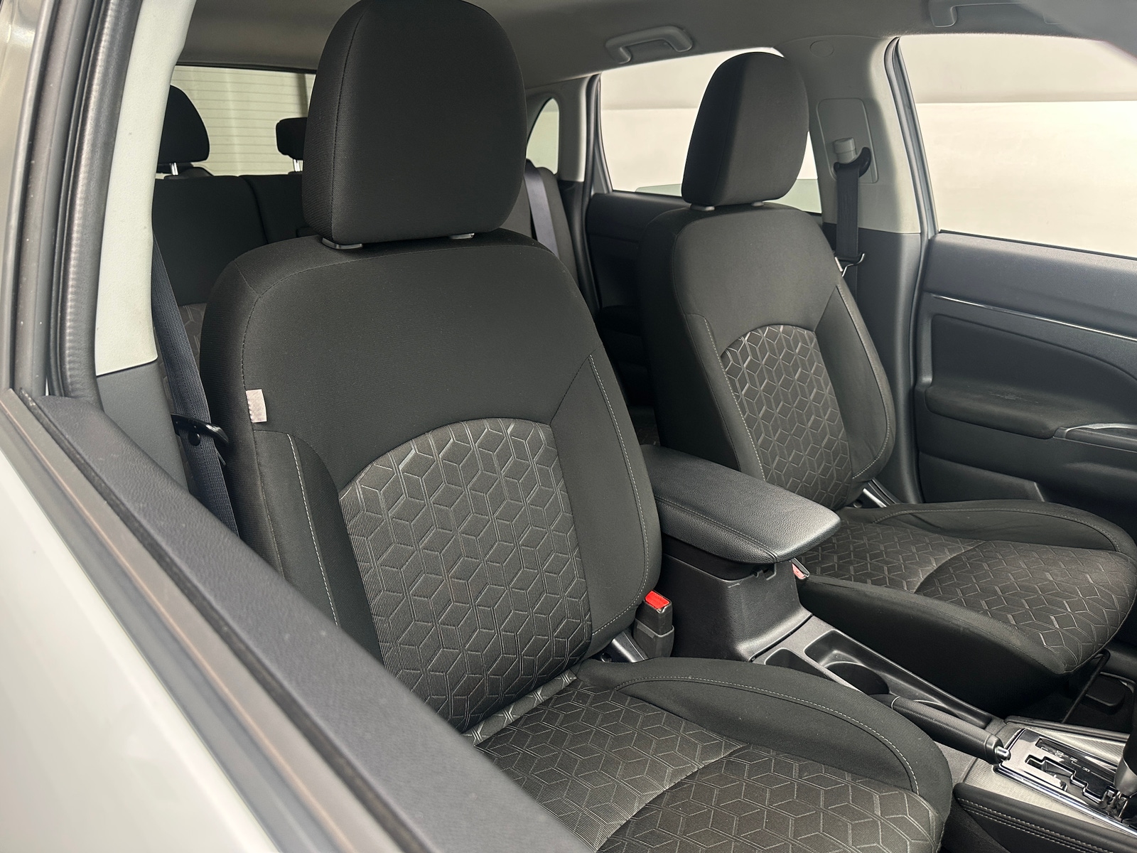 Thumbnail: 2023 Mitsubishi Outlander Sport - 2