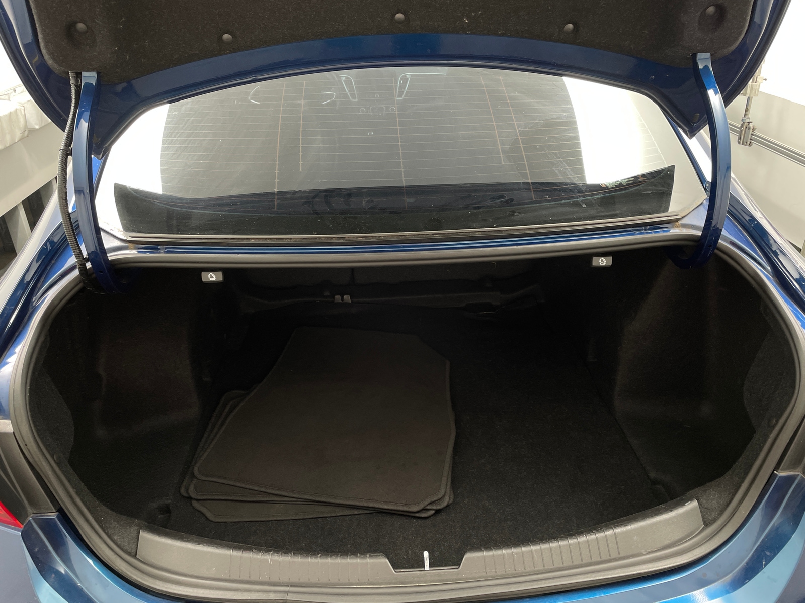 Thumbnail: 2019 Chevrolet Malibu - 7