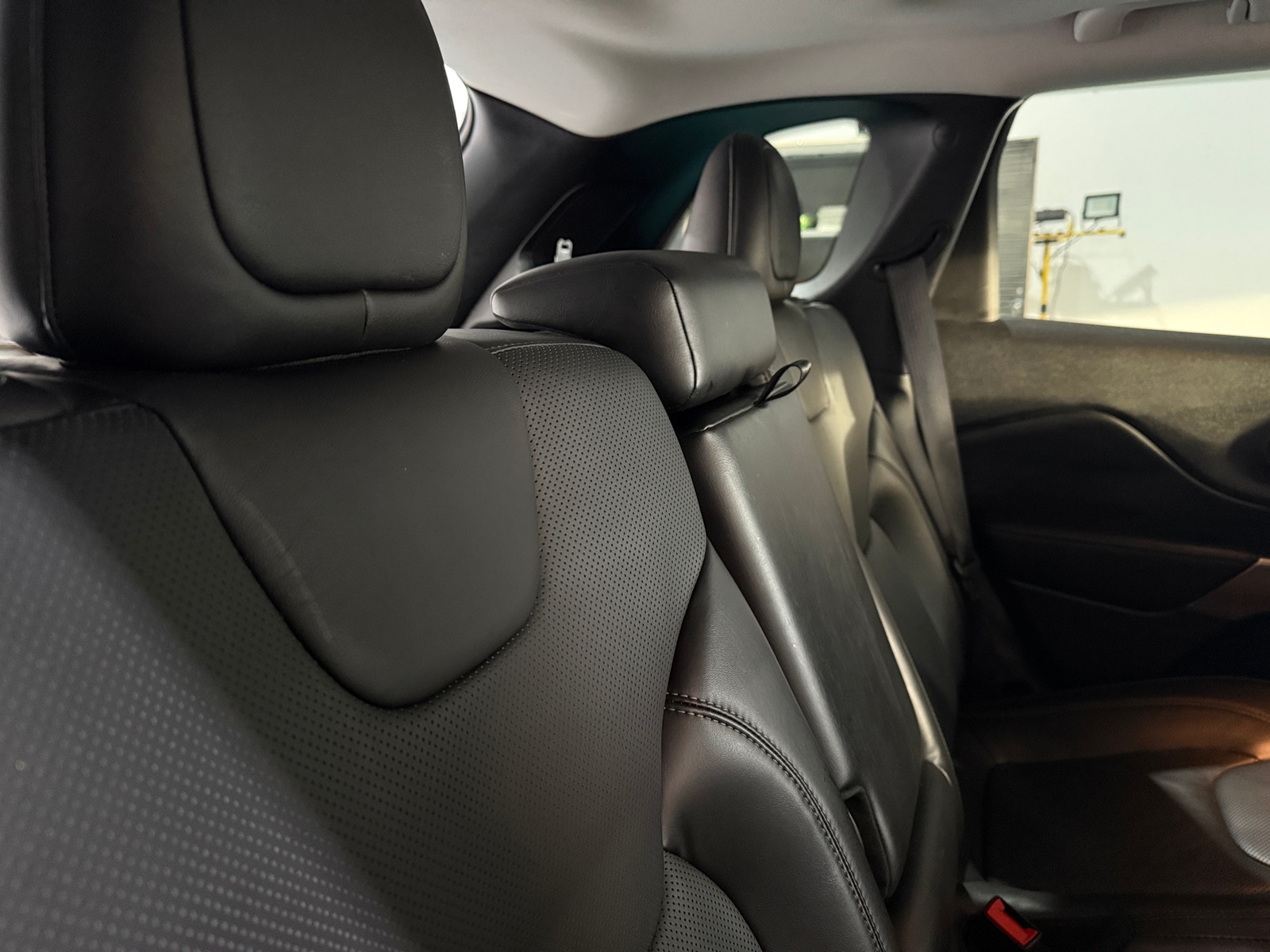 Thumbnail: 2020 Jeep Cherokee - 5