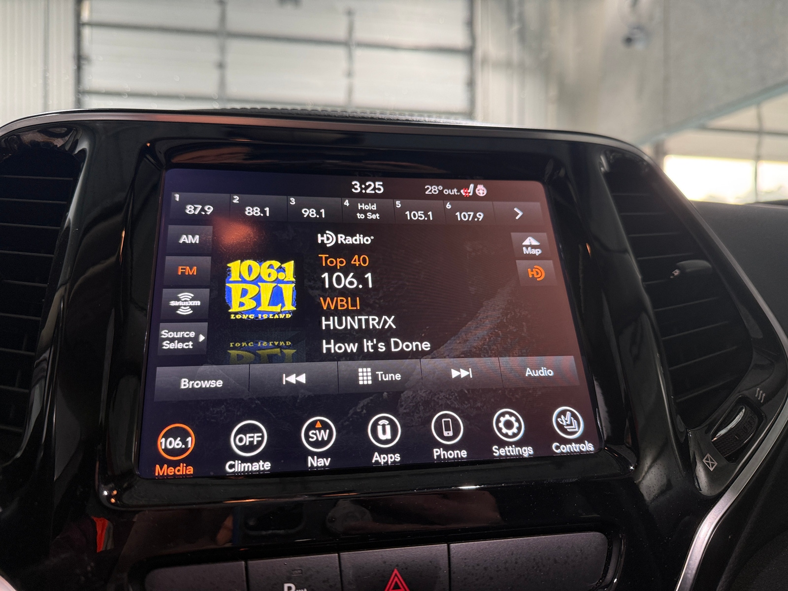 Thumbnail: 2020 Jeep Cherokee - 3