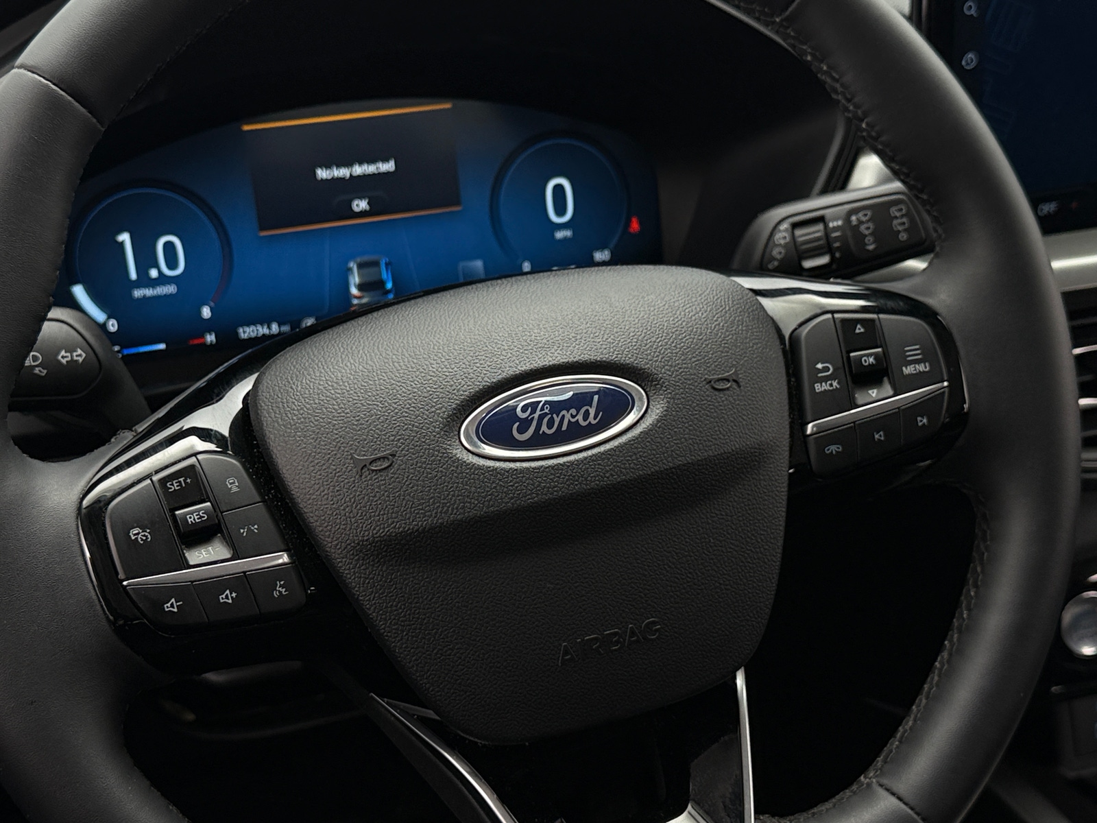 Thumbnail: 2023 Ford Escape - 5