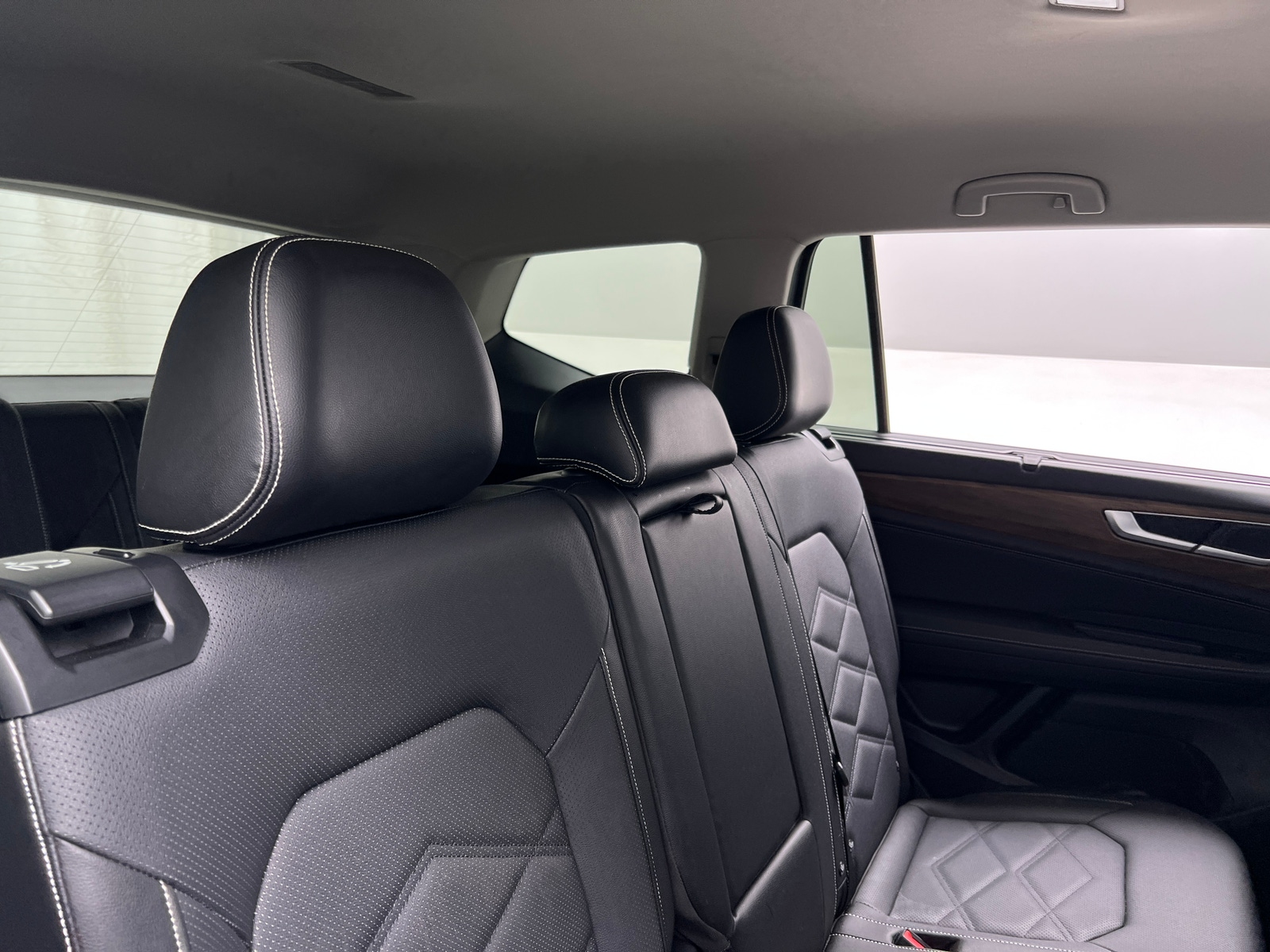 Thumbnail: 2025 Volkswagen Atlas - 6