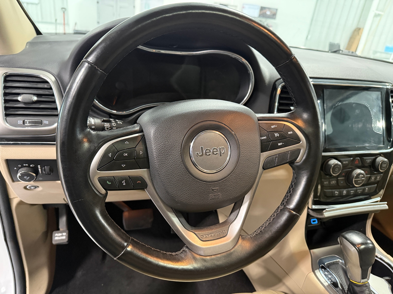 Thumbnail: 2020 Jeep Grand Cherokee - 4