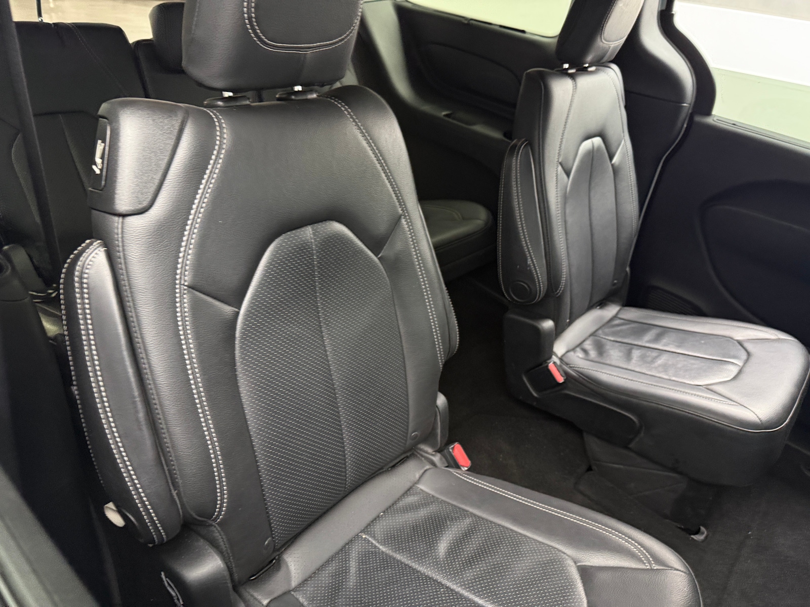 Thumbnail: 2018 Chrysler Pacifica - 5