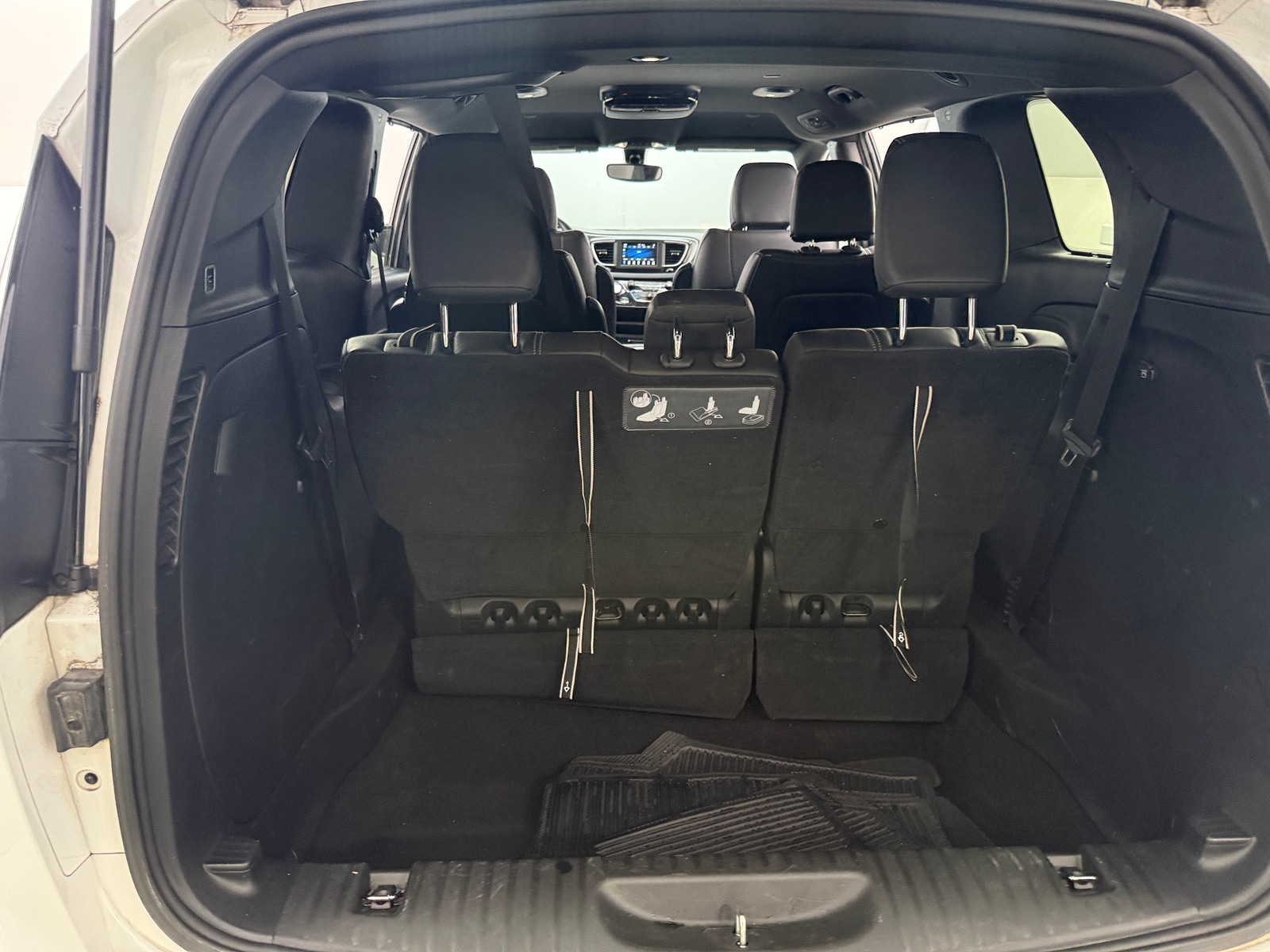 Thumbnail: 2018 Chrysler Pacifica - 6