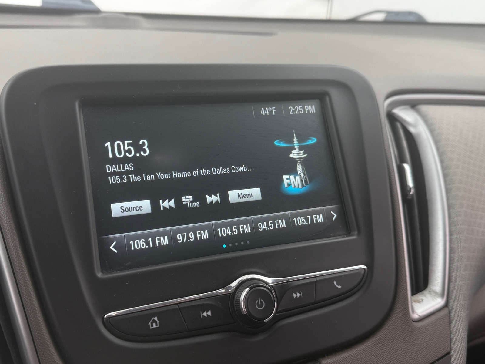 Thumbnail: 2018 Chevrolet Malibu - 4