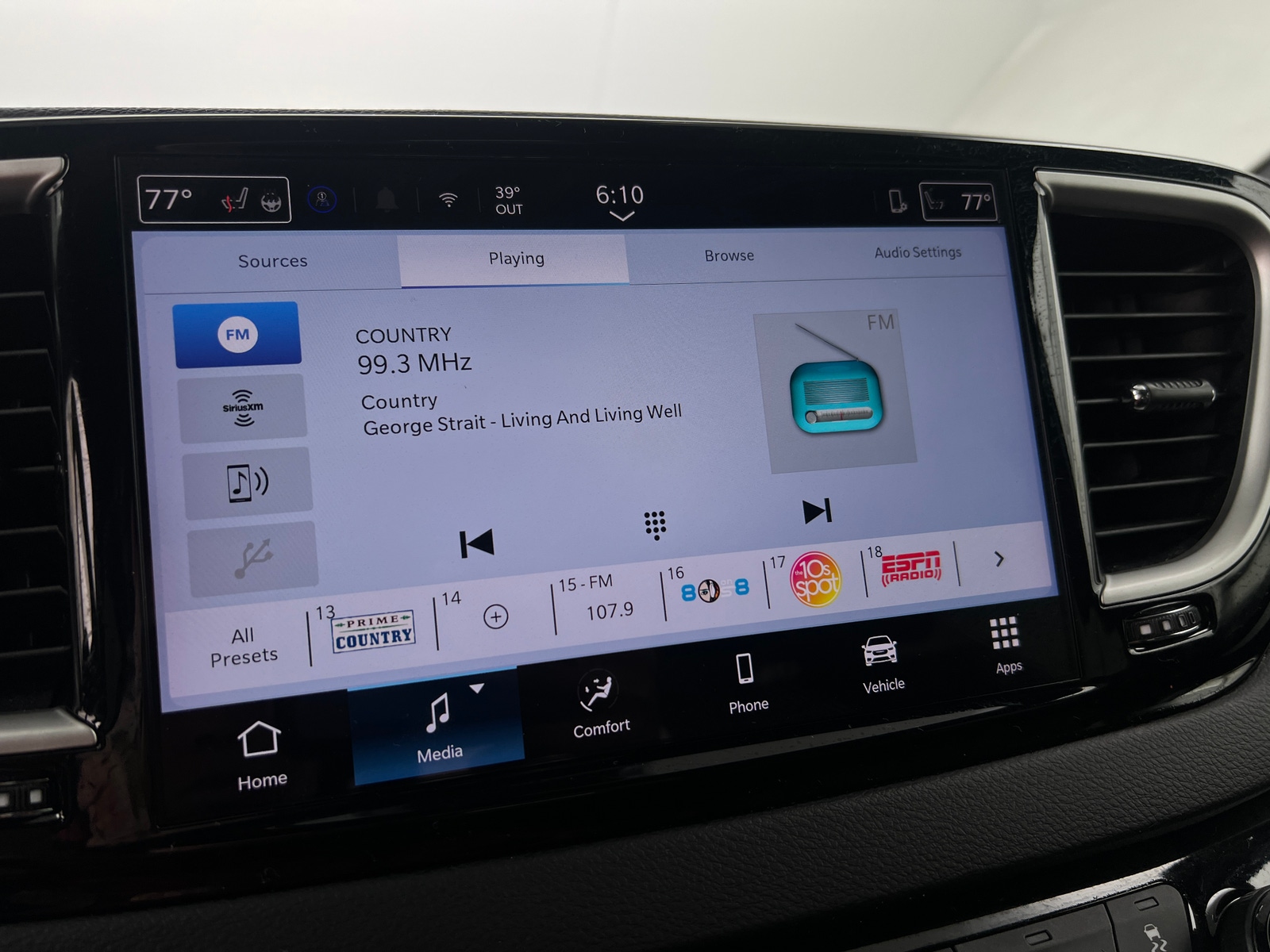 Thumbnail: 2025 Chrysler Pacifica - 3