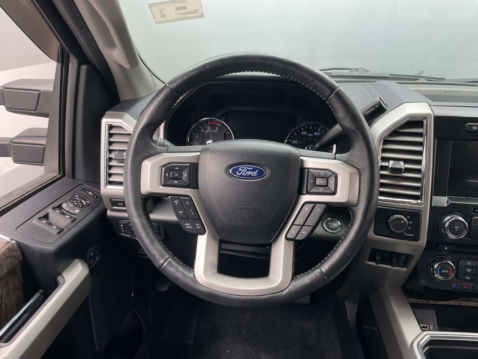 Thumbnail: 2017 Ford Econoline - 4