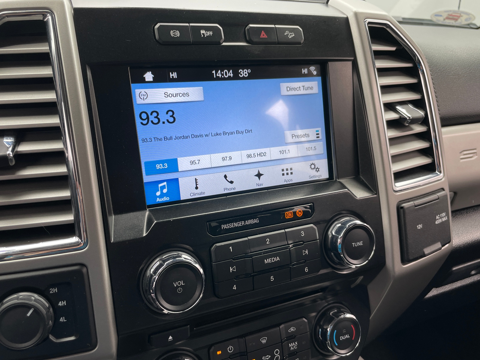 Thumbnail: 2017 Ford Econoline - 3