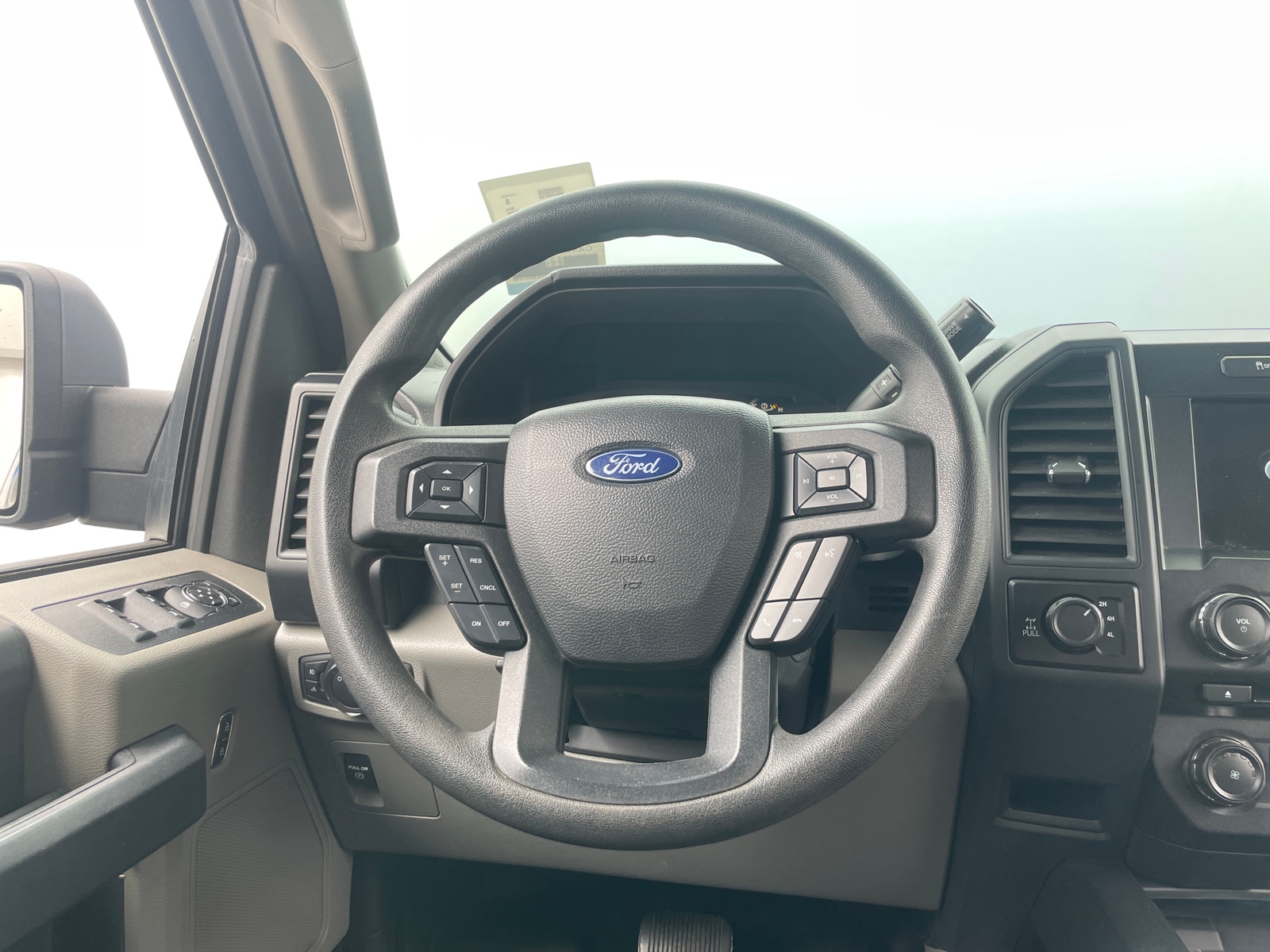 Thumbnail: 2018 Ford Econoline - 5