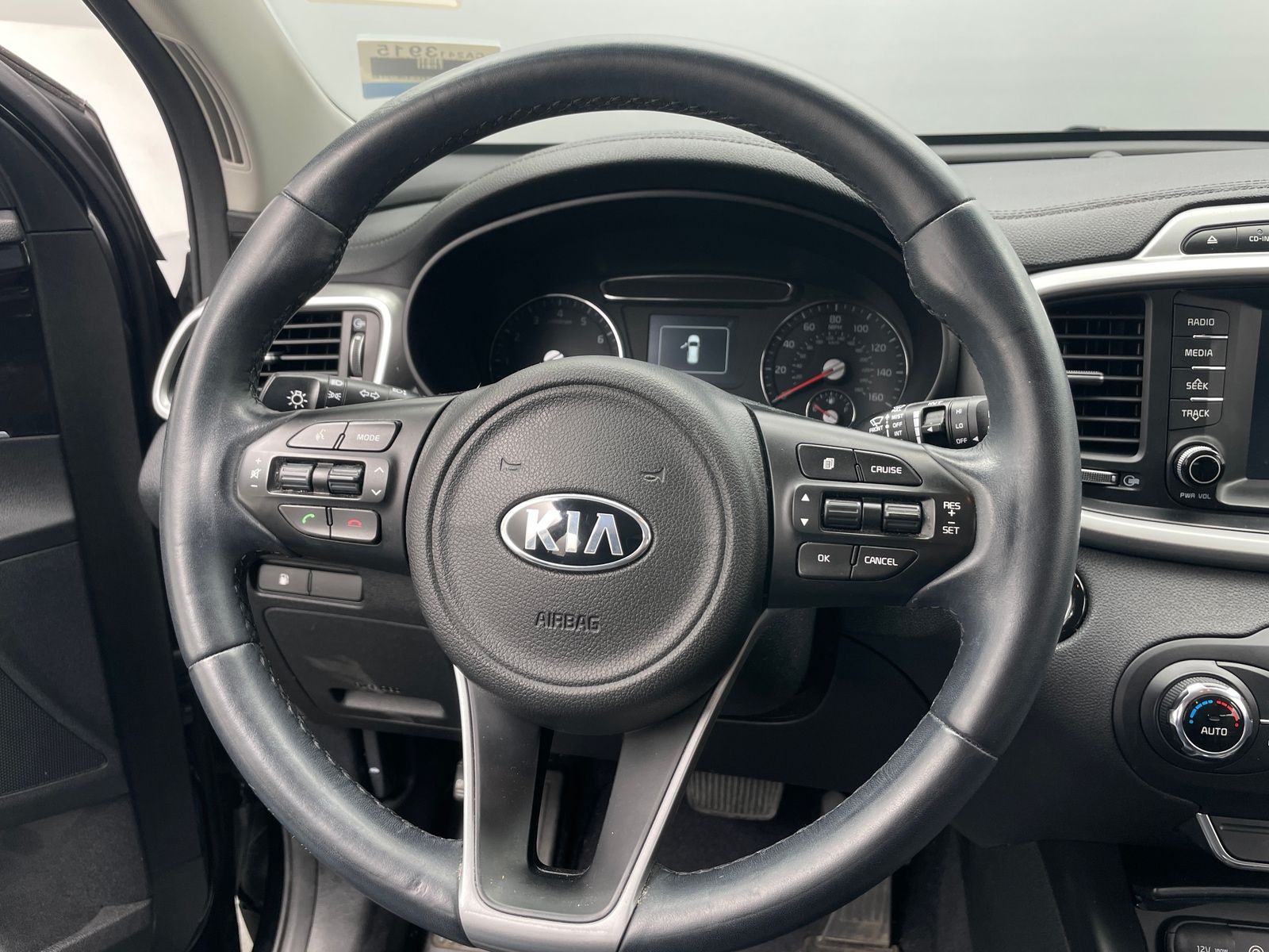 Thumbnail: 2017 Kia Sorento - 5