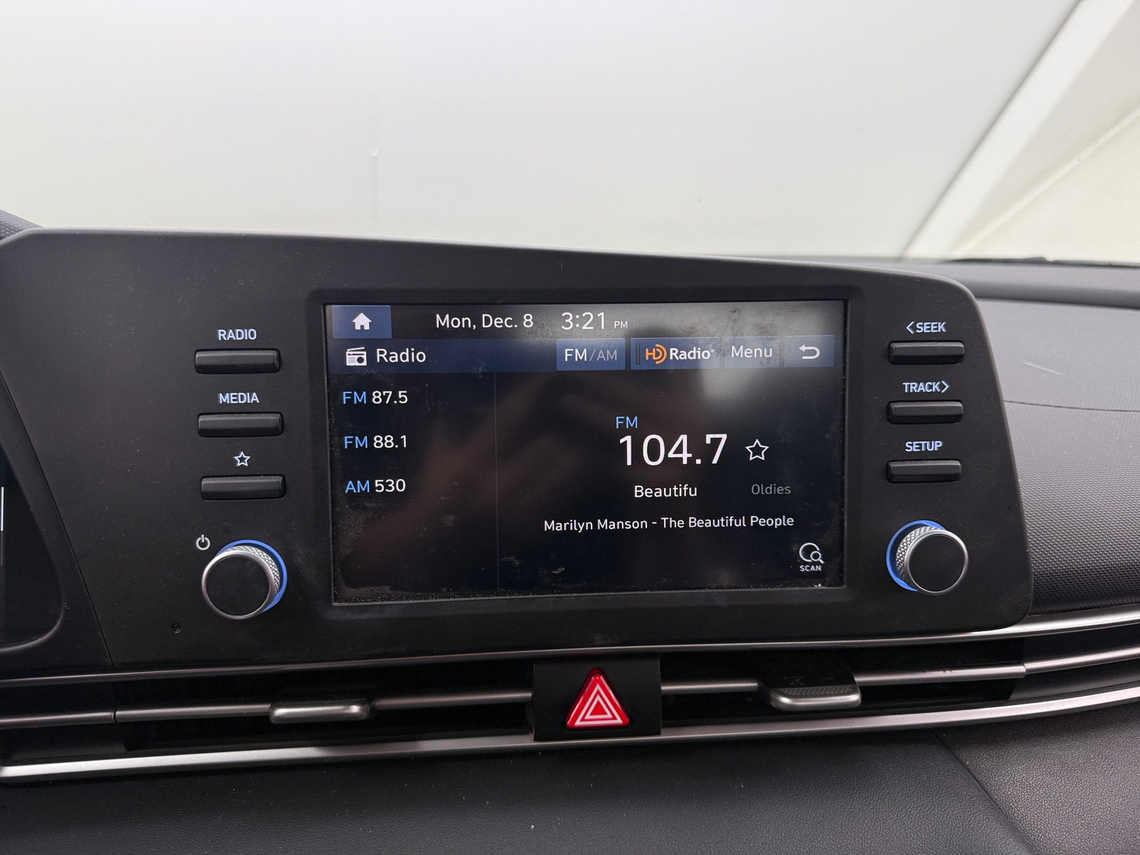 Thumbnail: 2023 Hyundai Elantra - 4