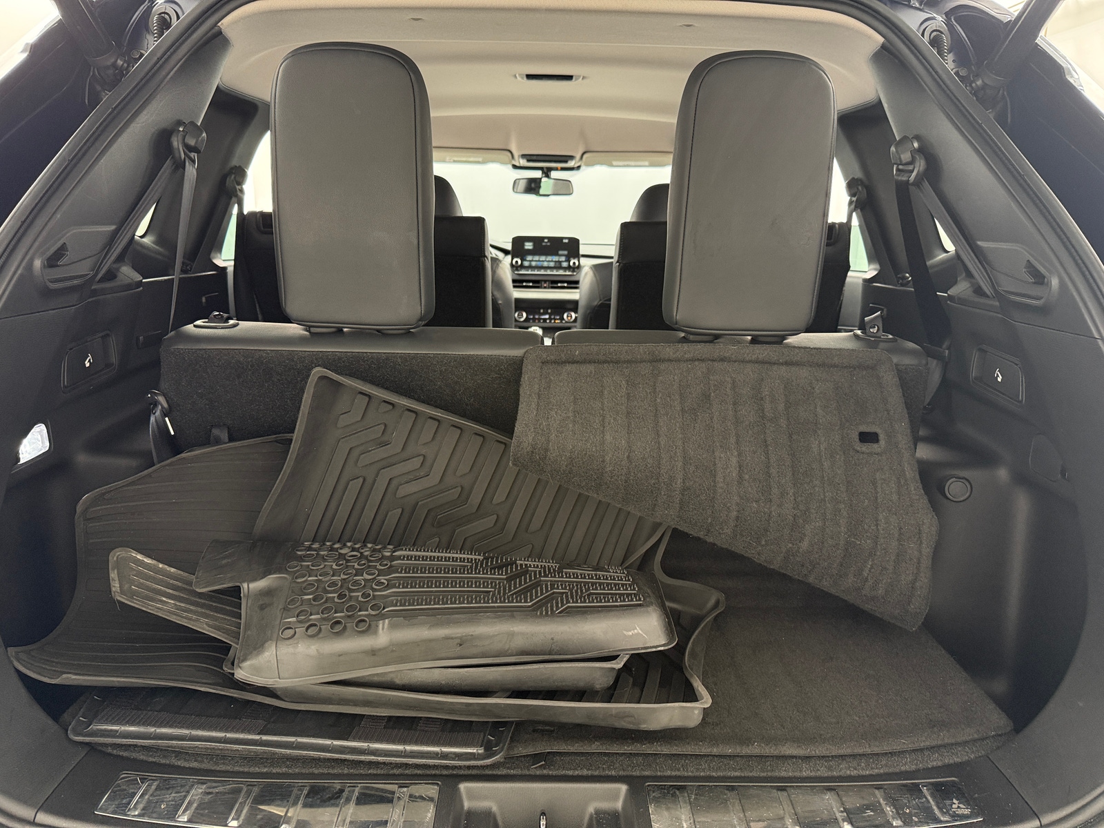 Thumbnail: 2022 Mitsubishi Outlander - 6