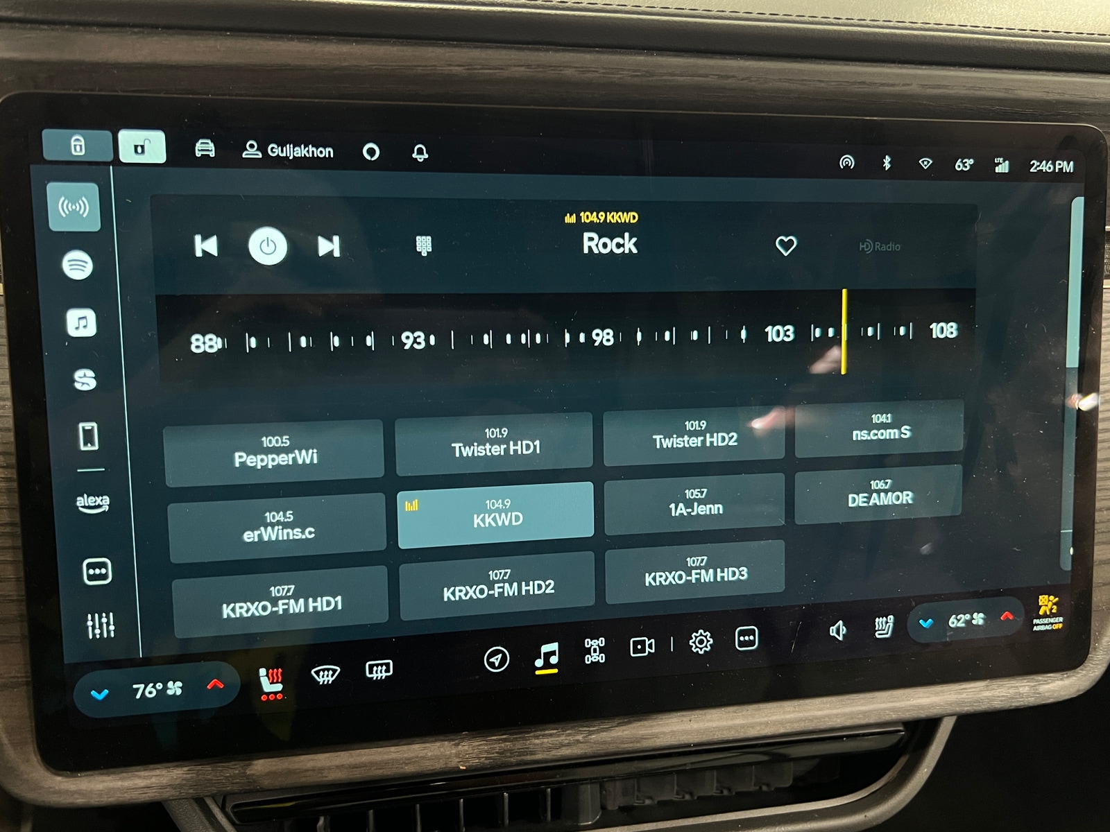Thumbnail: 2023 Rivian R1S - 3