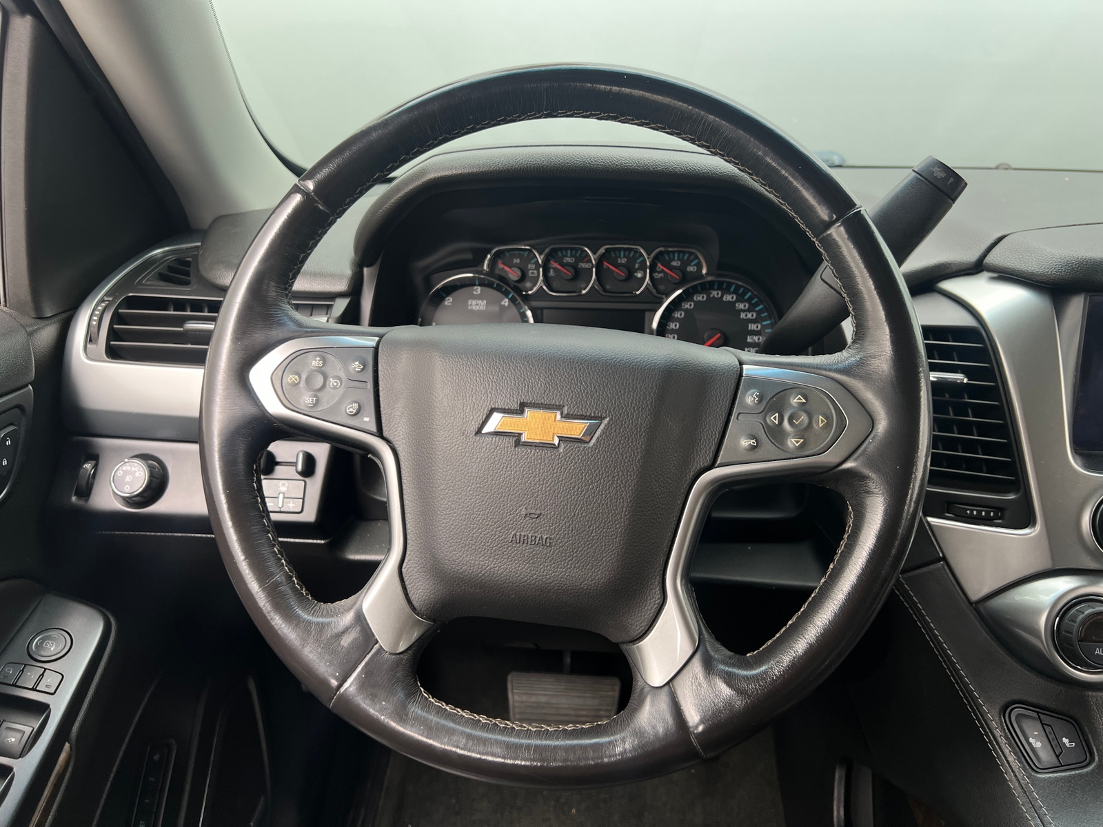 Thumbnail: 2018 Chevrolet Tahoe - 4