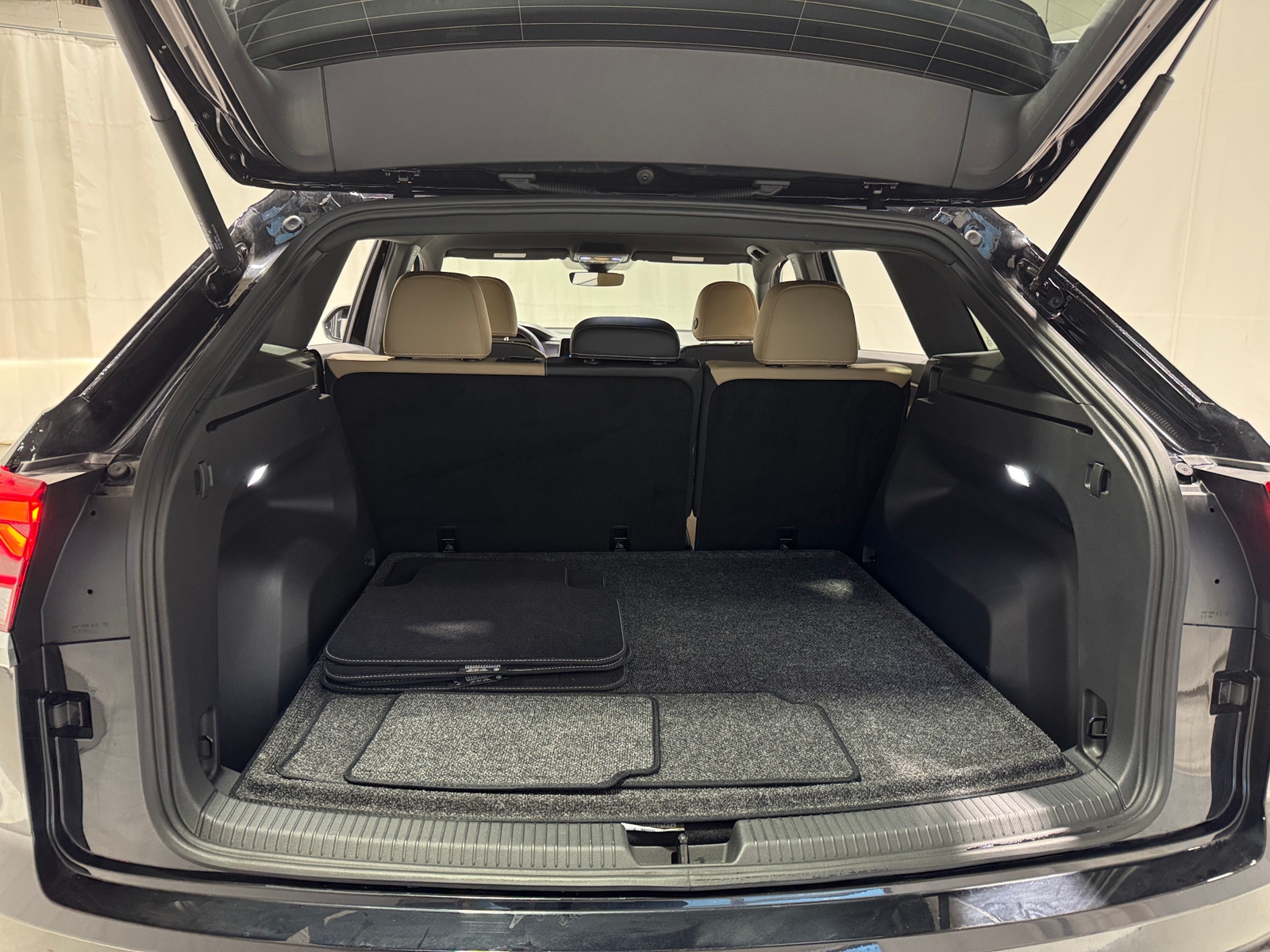 Thumbnail: 2024 Volkswagen Atlas - 6