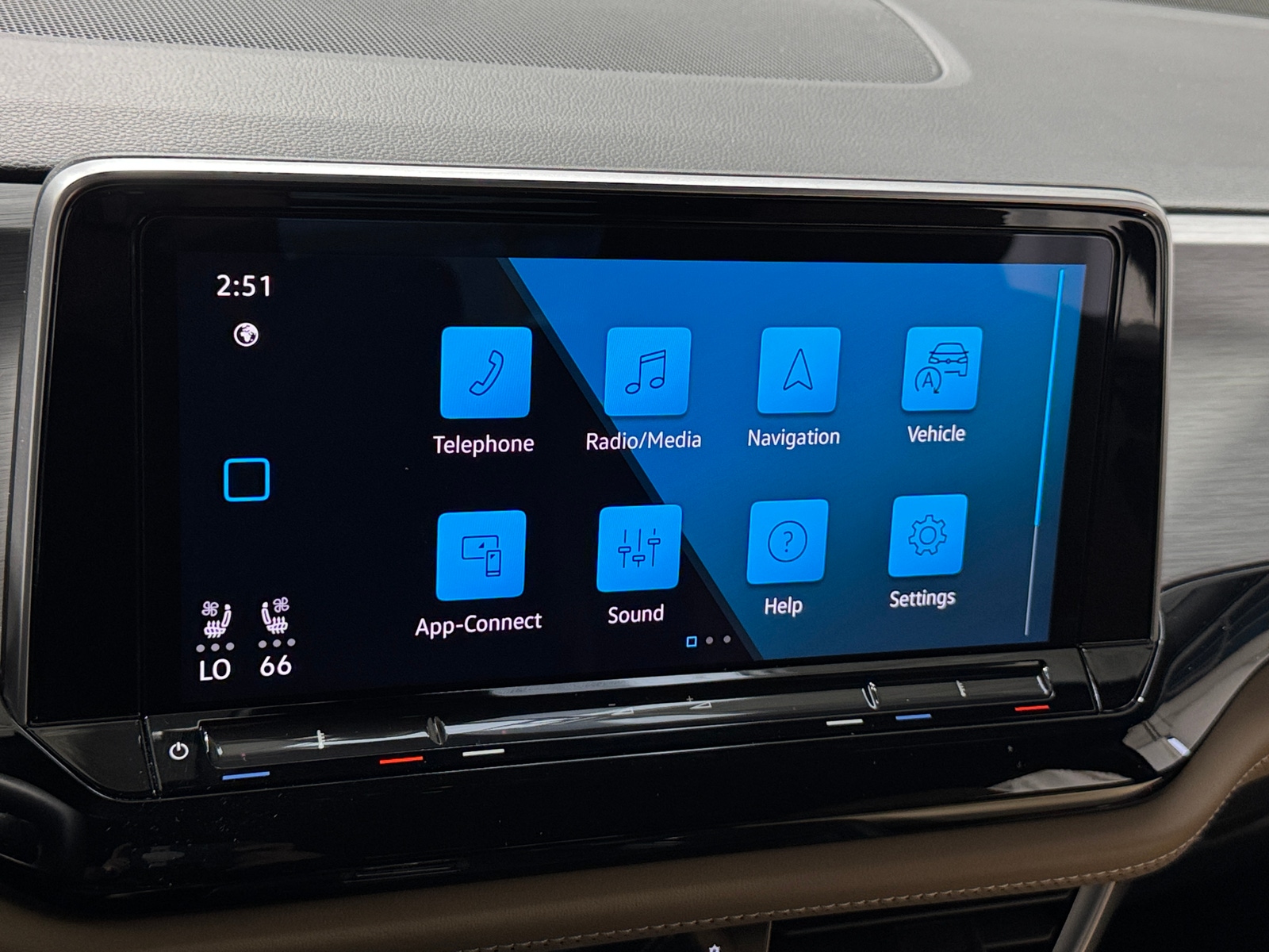 Thumbnail: 2024 Volkswagen Atlas - 3