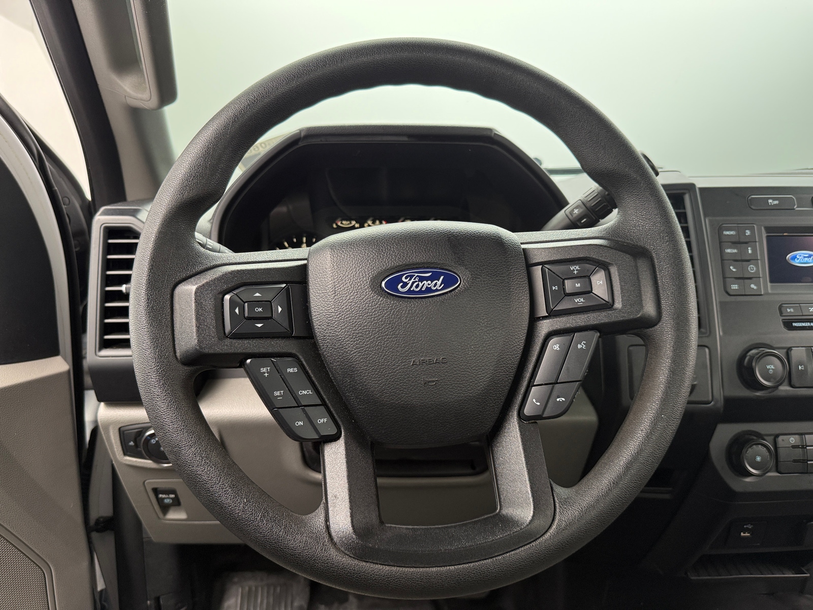 Thumbnail: 2019 Ford Econoline - 4