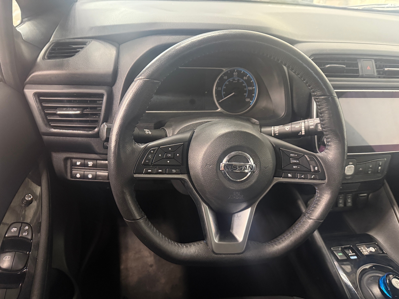 Thumbnail: 2020 Nissan Leaf - 5