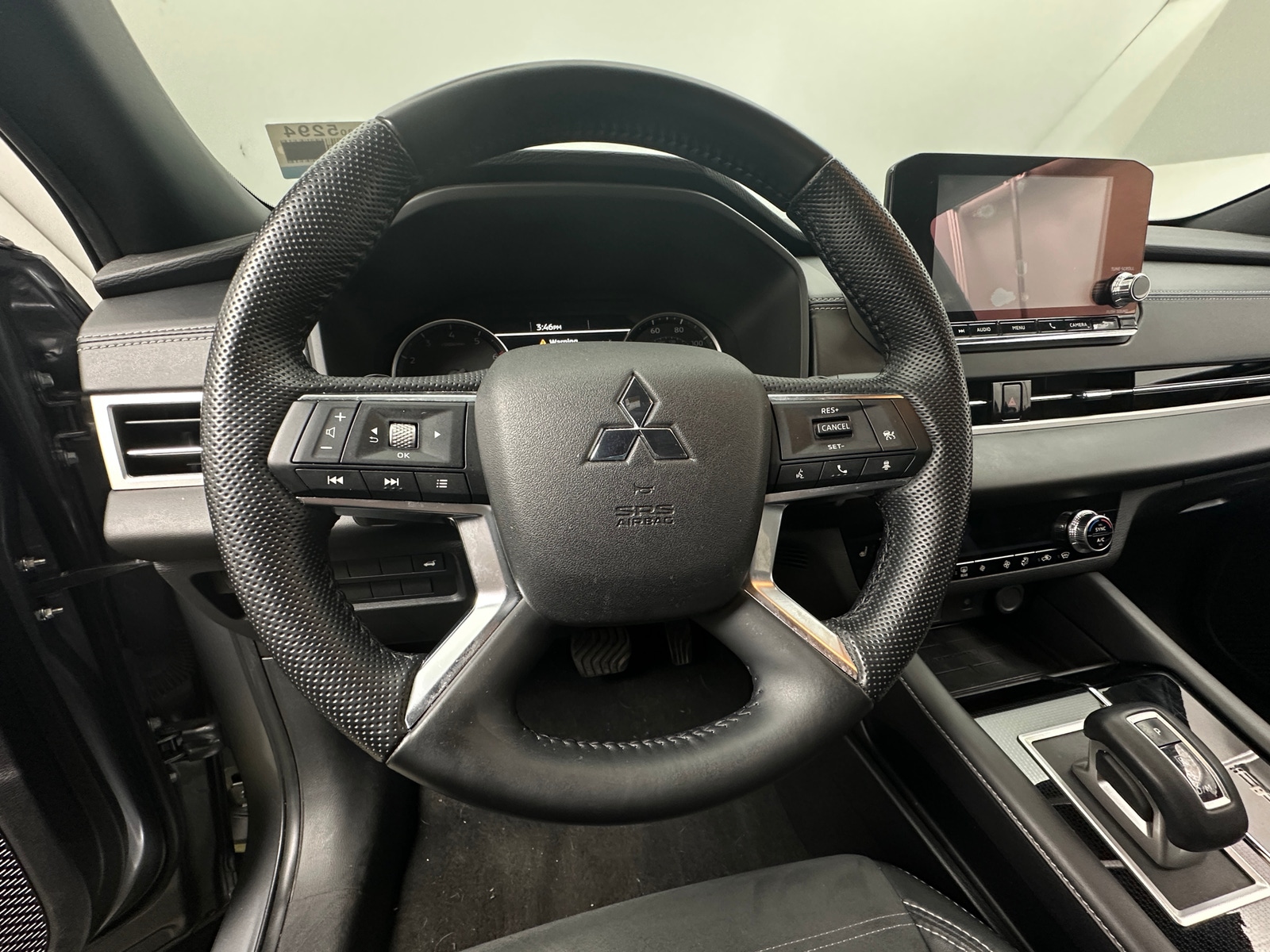 Thumbnail: 2022 Mitsubishi Outlander - 4