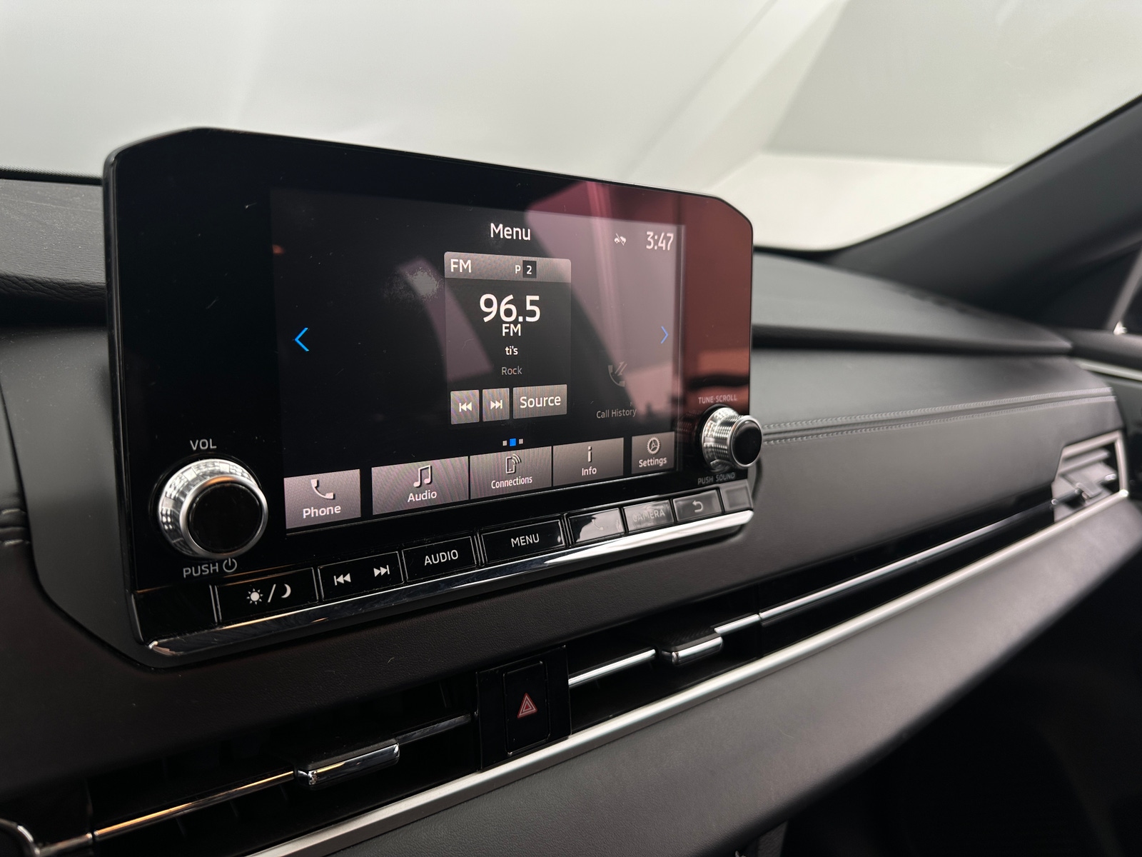 Thumbnail: 2022 Mitsubishi Outlander - 3