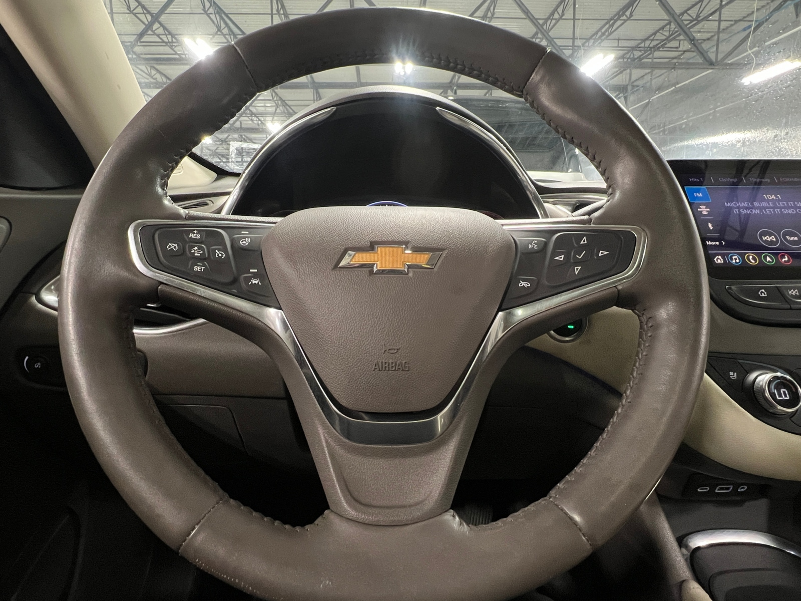 Thumbnail: 2022 Chevrolet Malibu - 4