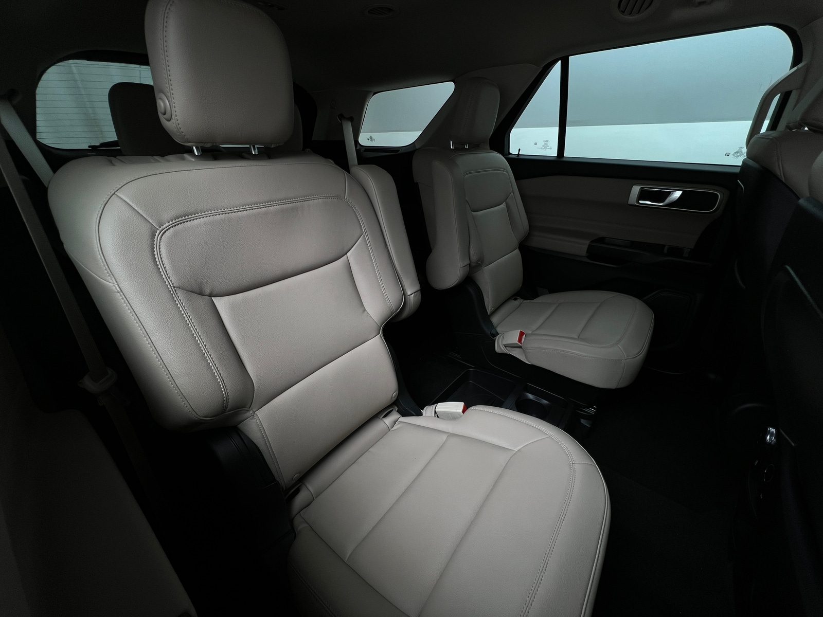 Thumbnail: 2020 Ford Explorer - 6