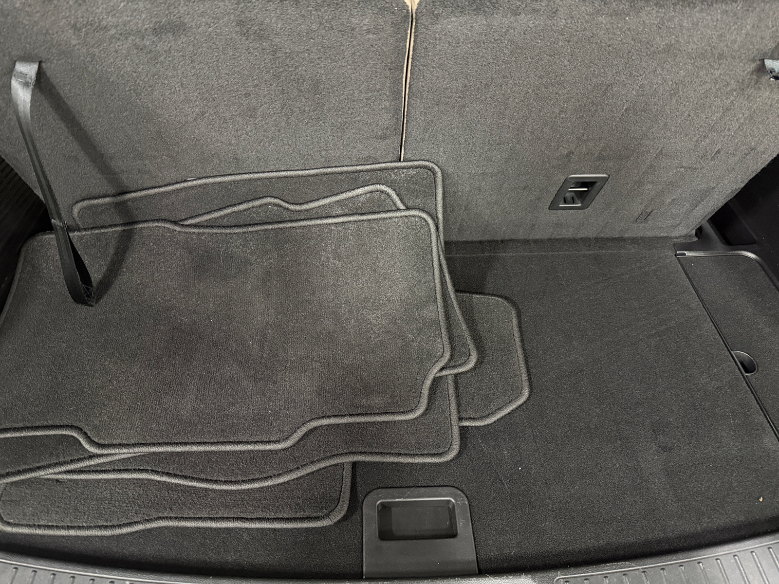 Thumbnail: 2020 Ford Explorer - 7