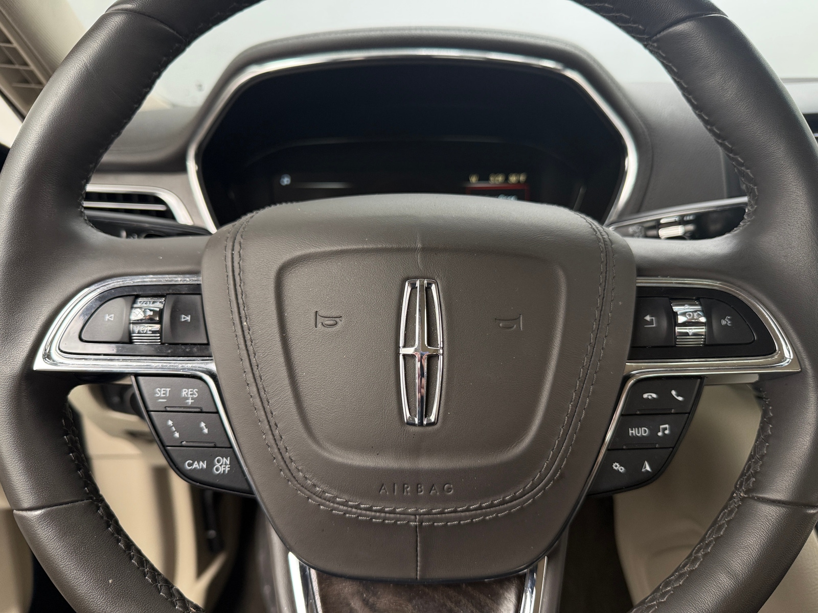 Thumbnail: 2020 Lincoln Continental - 4