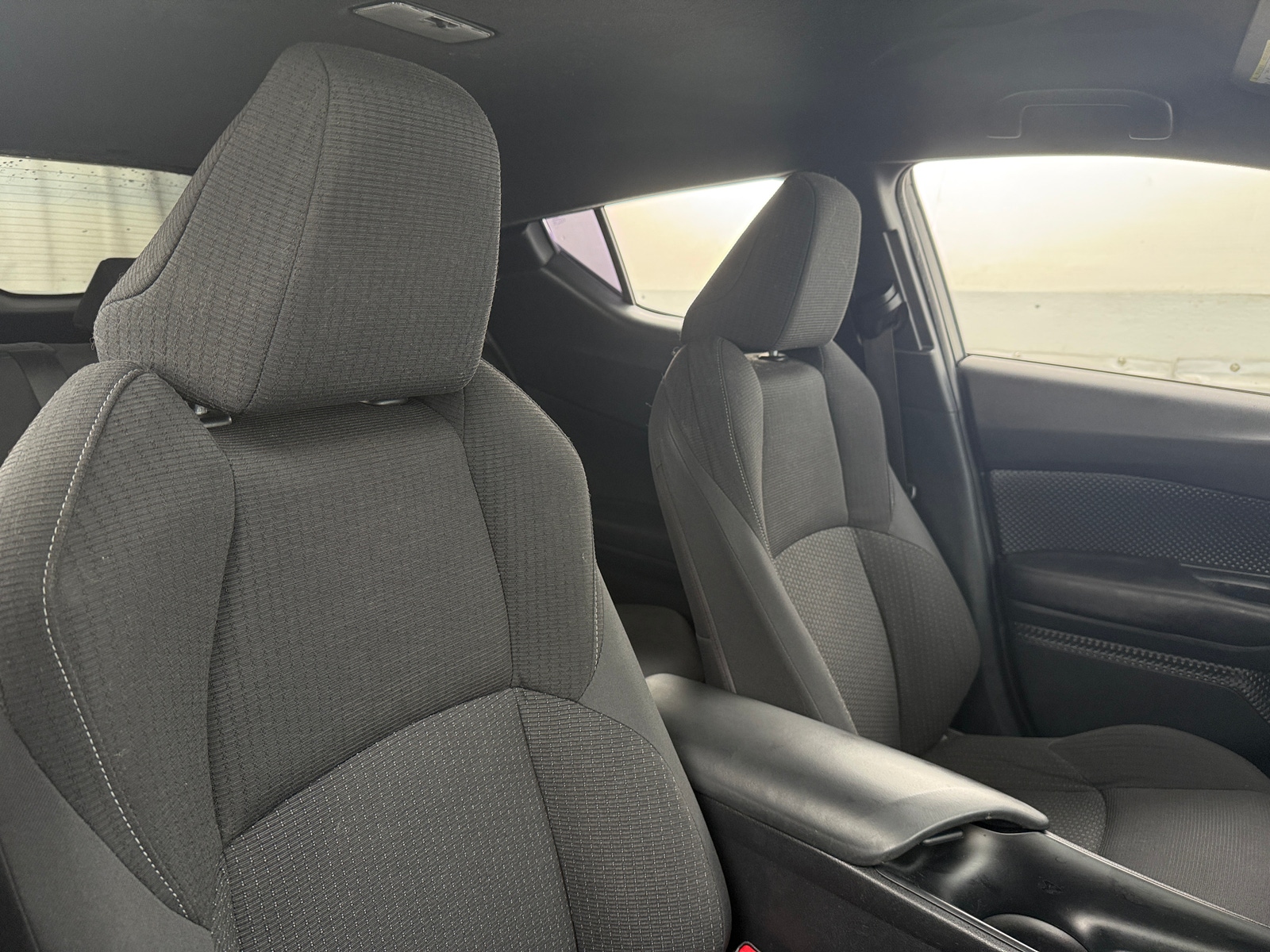 Thumbnail: 2018 Toyota C-HR - 2