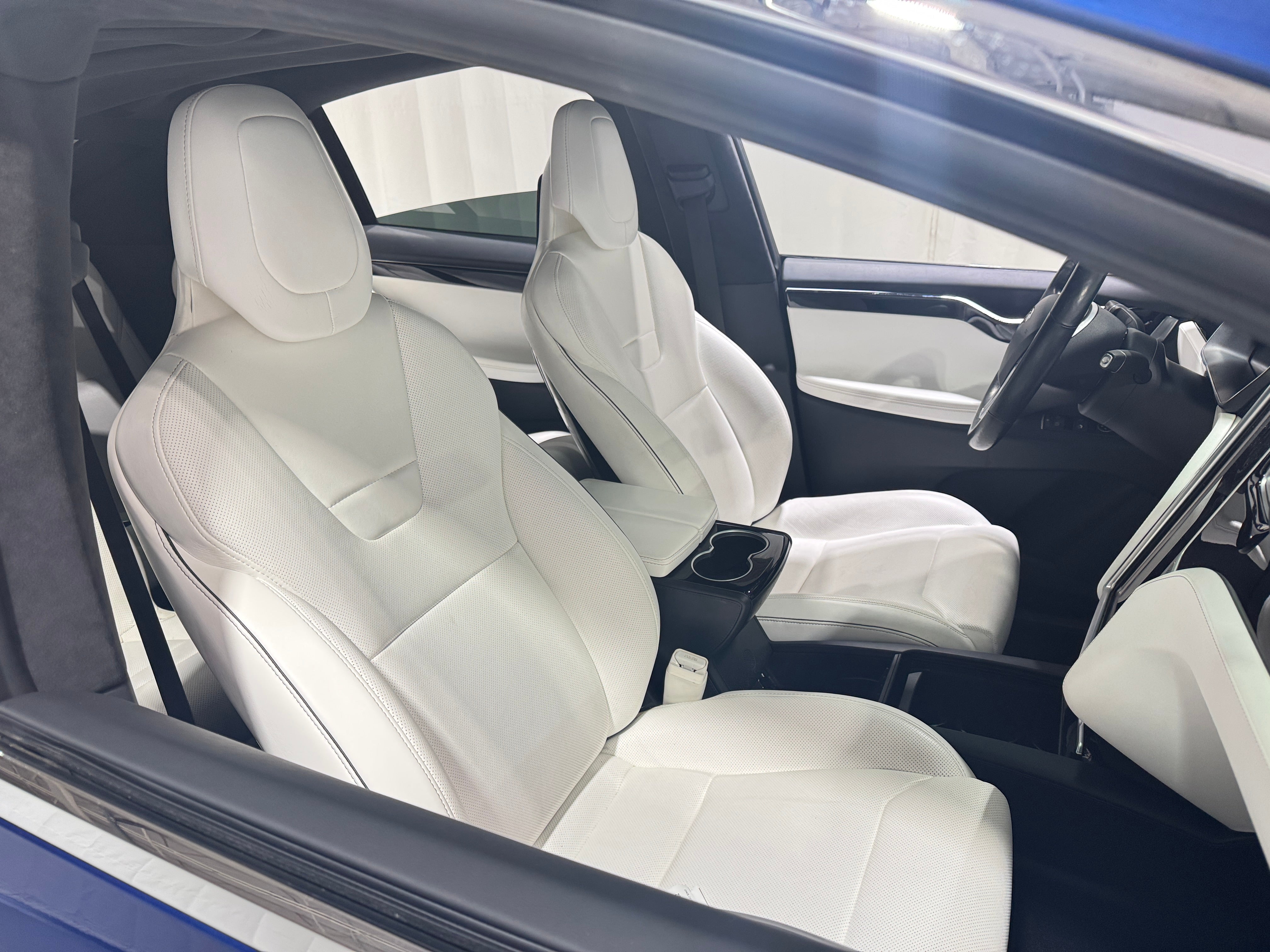 Used 2016 Tesla Model X 90D with VIN 5YJXCBE27GF008071 for sale in Oak Creek, WI