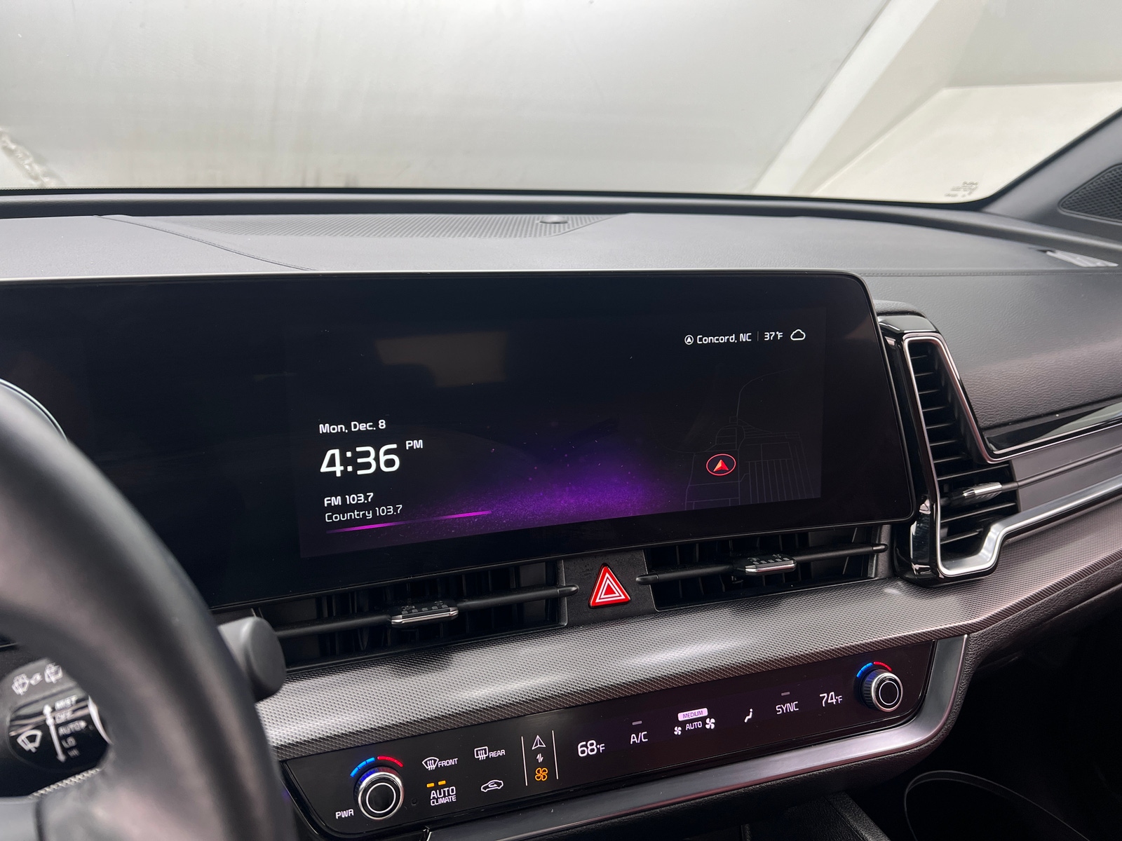 Thumbnail: 2023 Kia Sportage - 3