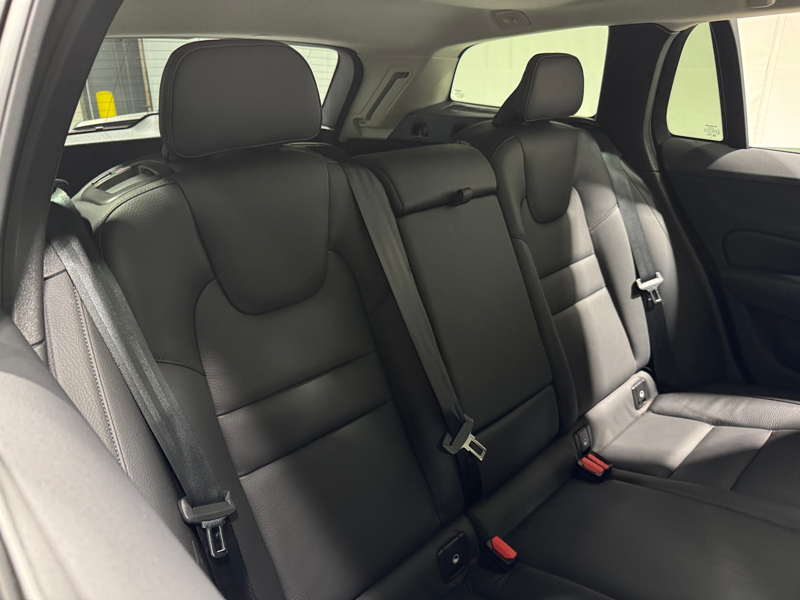 Thumbnail: 2025 Volvo V60 - 5