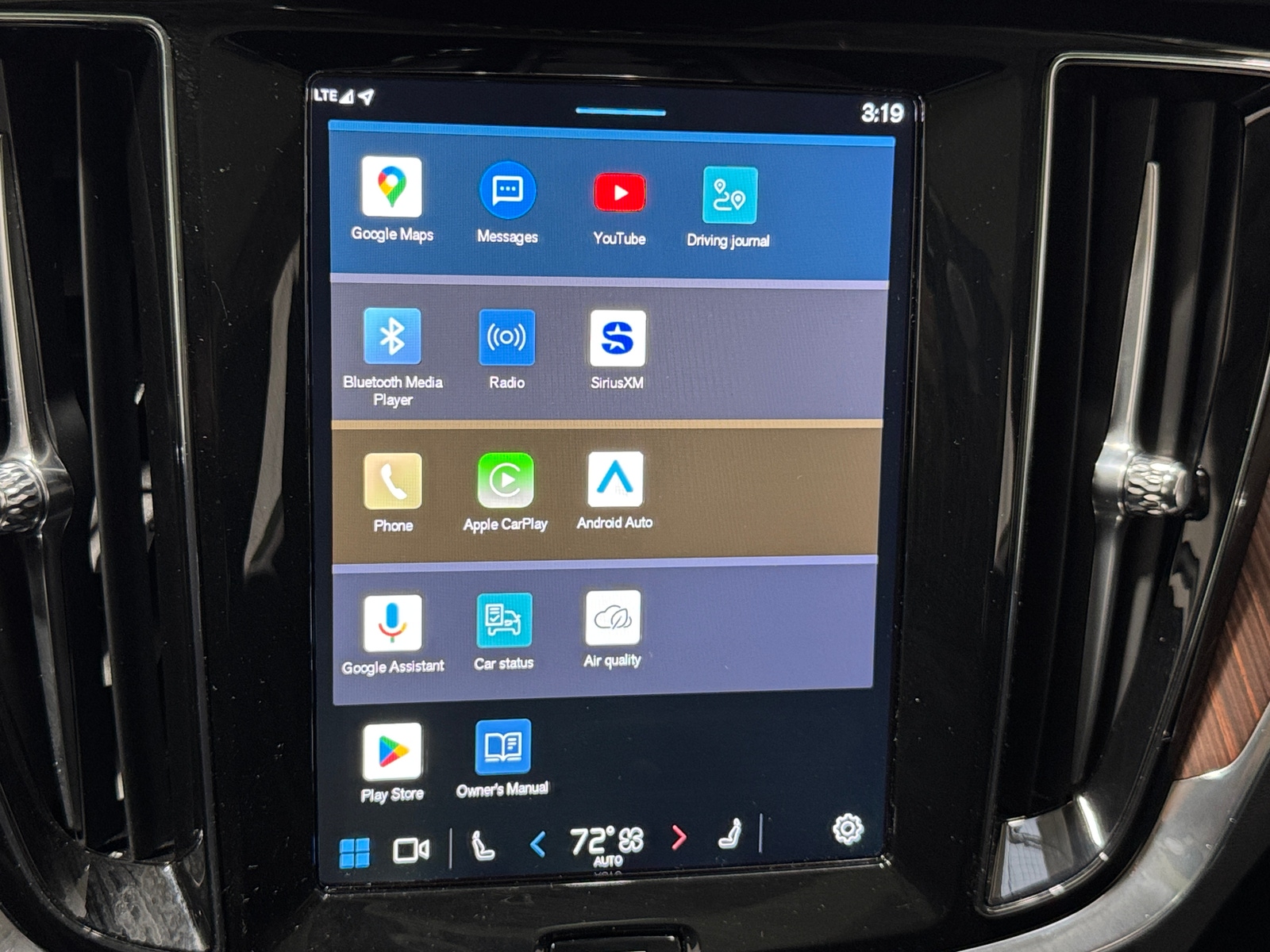 Thumbnail: 2025 Volvo V60 - 3