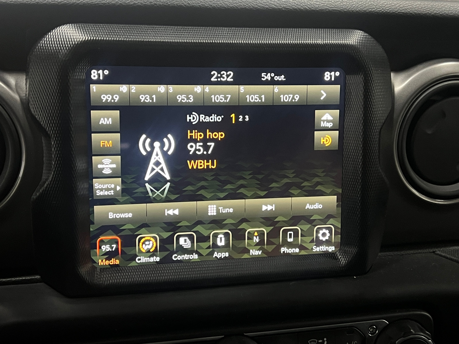 Thumbnail: 2021 Jeep Gladiator - 4