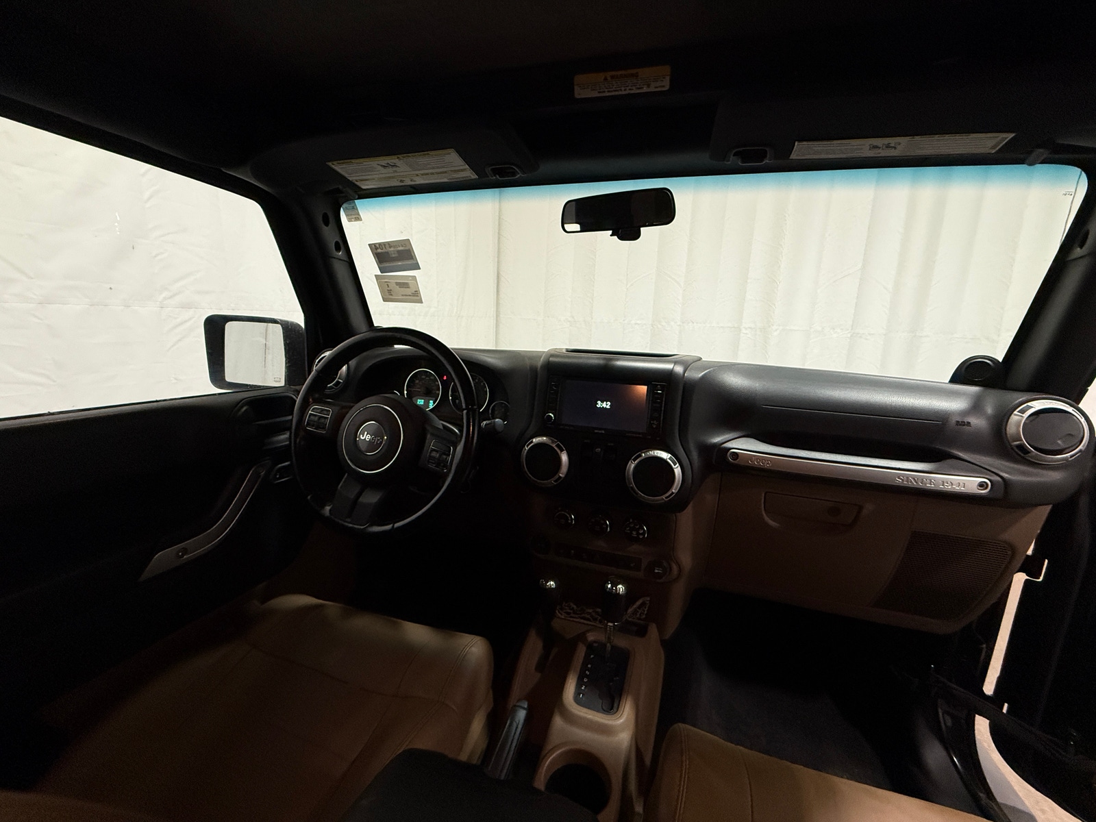 Thumbnail: 2011 Jeep Wrangler - 3