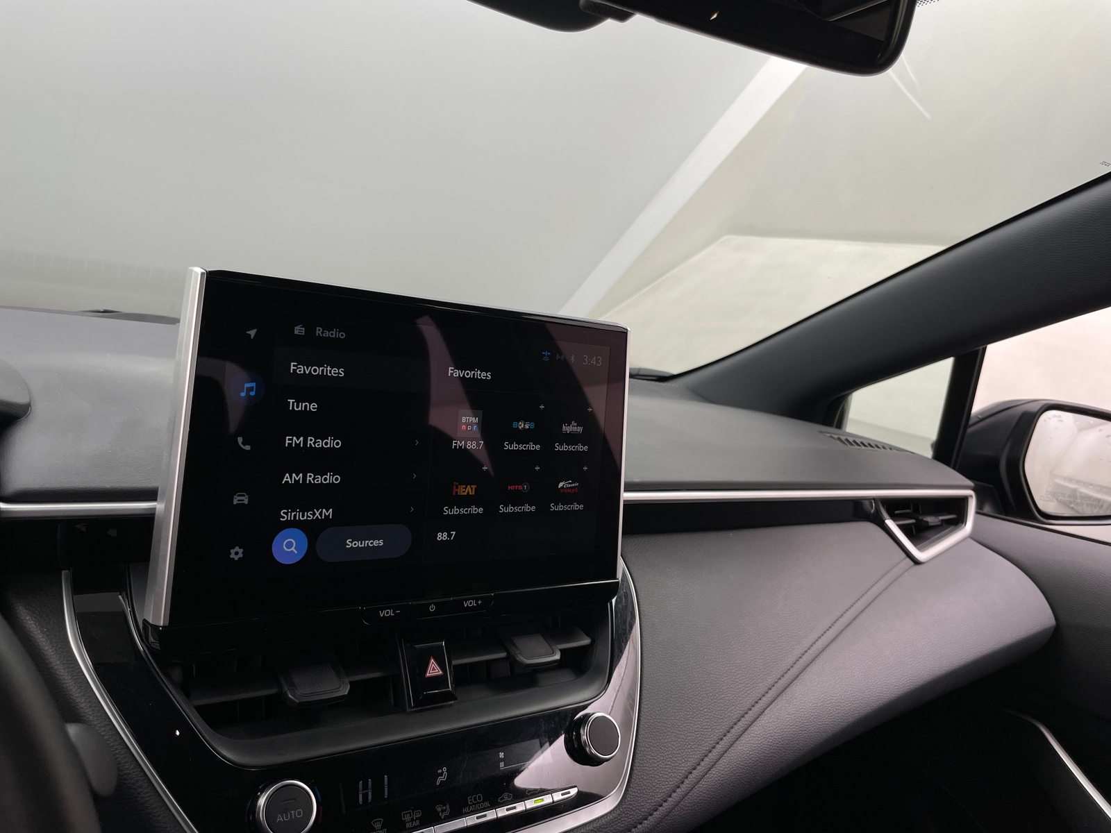 Thumbnail: 2025 Toyota Corolla - 4