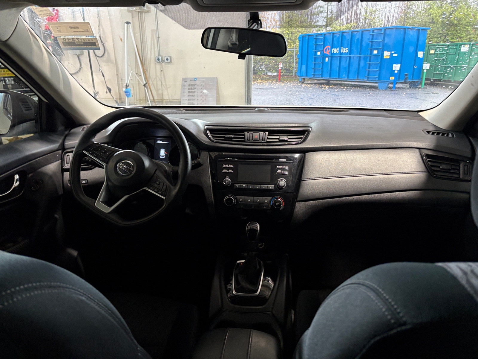 Thumbnail: 2017 Nissan Rogue - 3