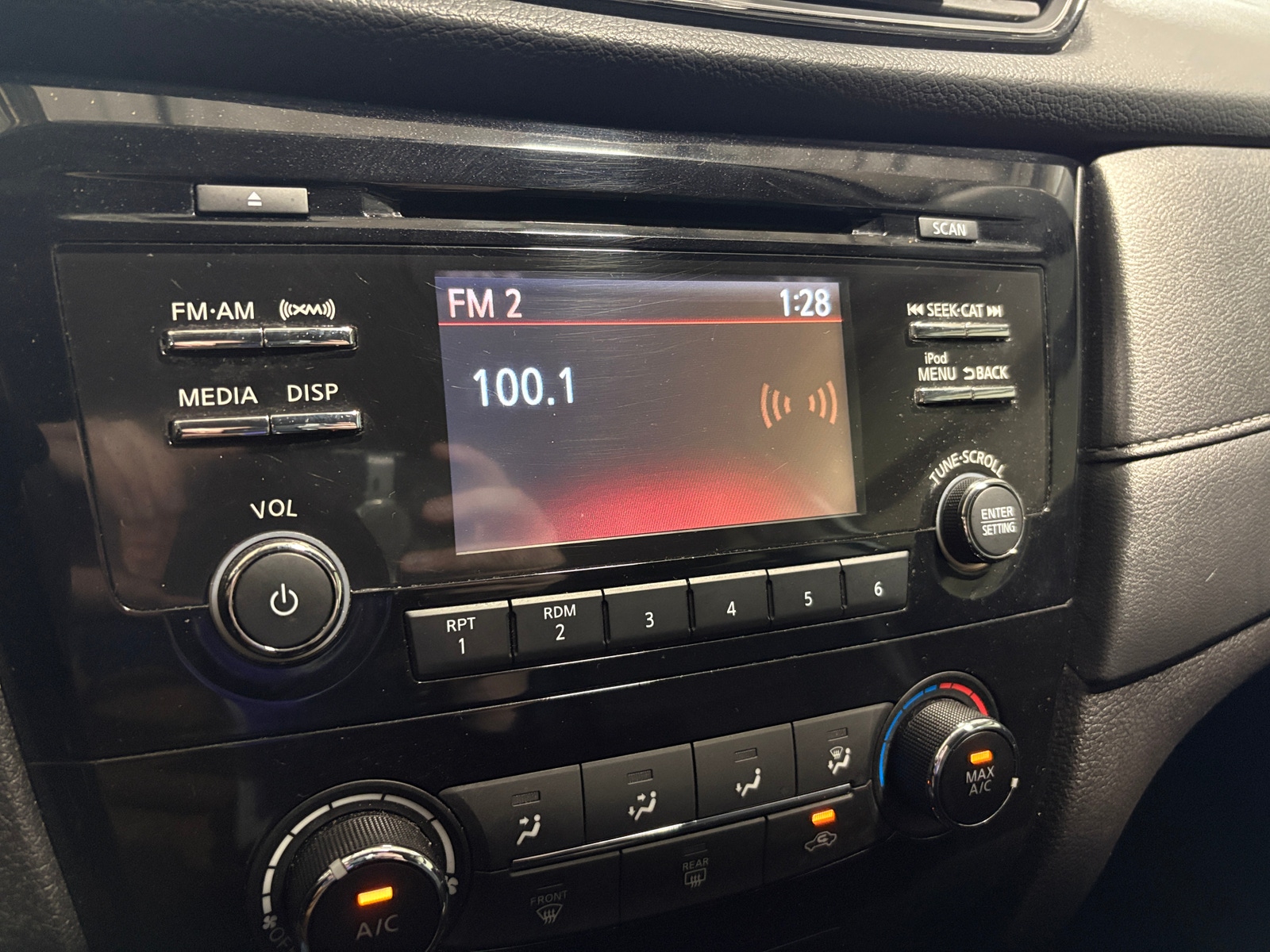 Thumbnail: 2017 Nissan Rogue - 4