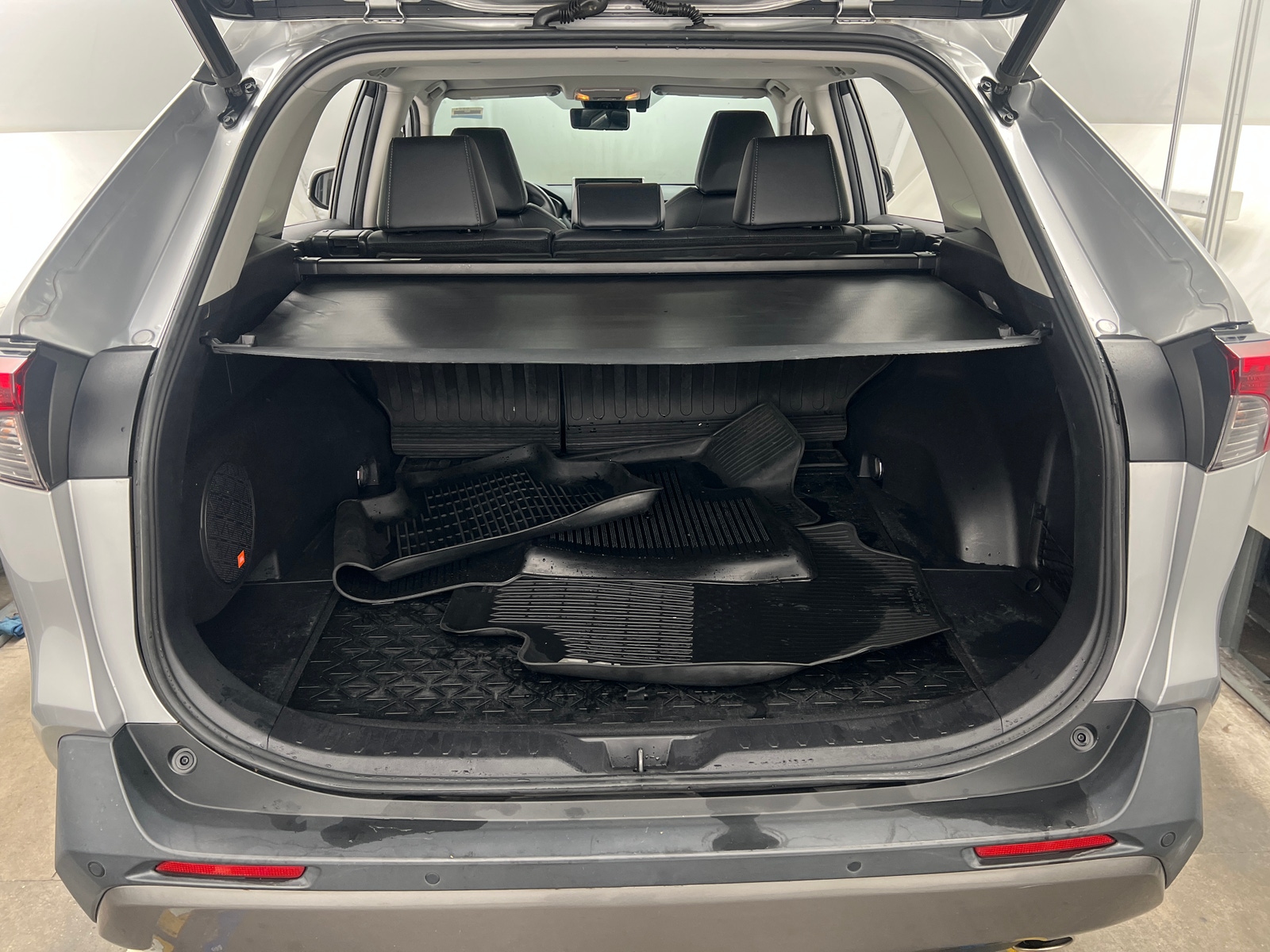 Thumbnail: 2019 Toyota RAV4 - 6