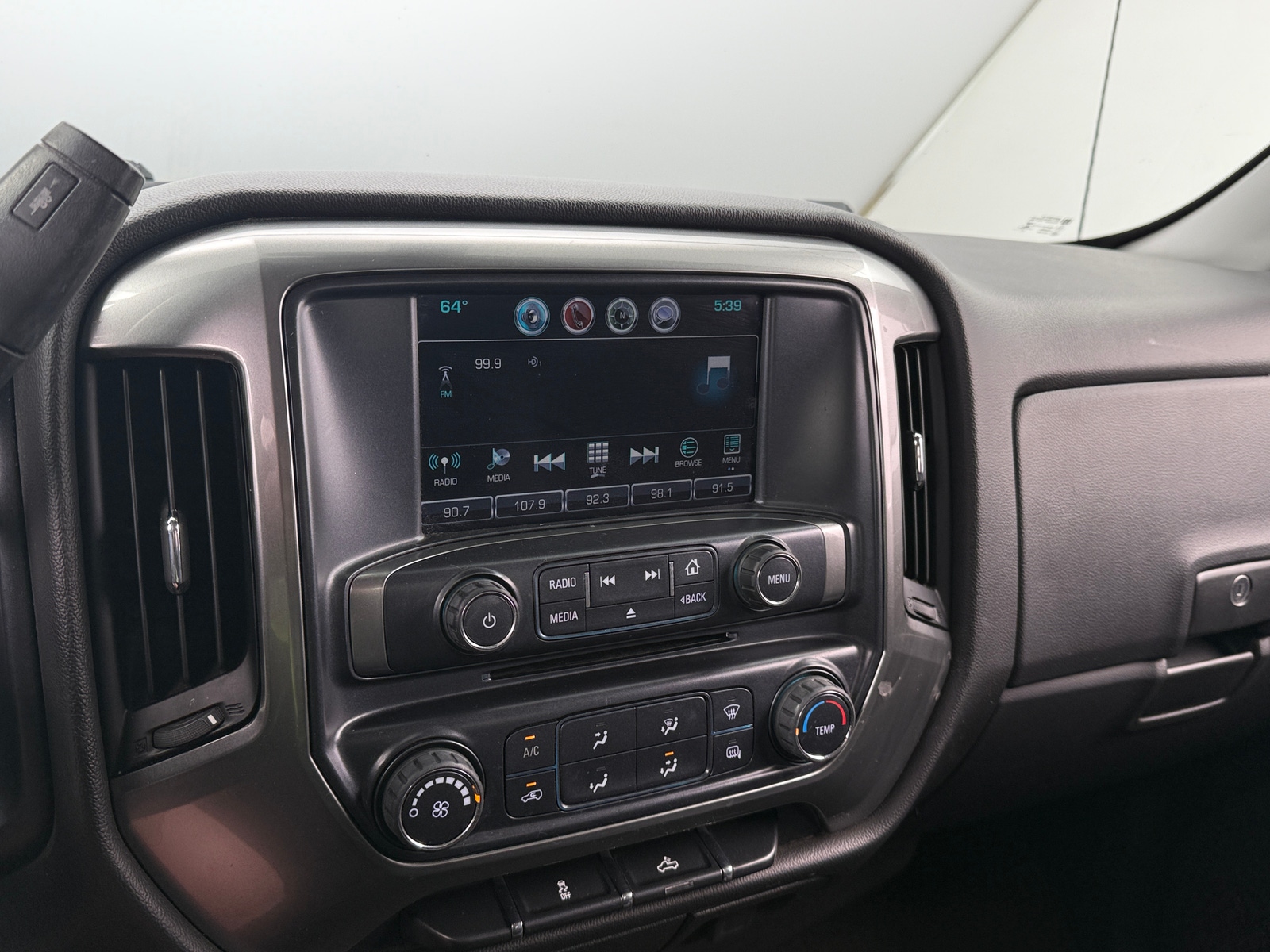 Thumbnail: 2018 Chevrolet Silverado 1500 - 4