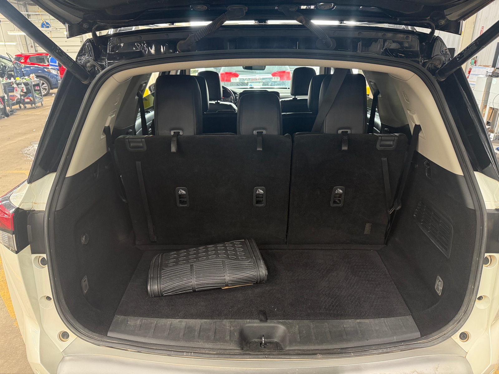 Thumbnail: 2023 Nissan Pathfinder - 6