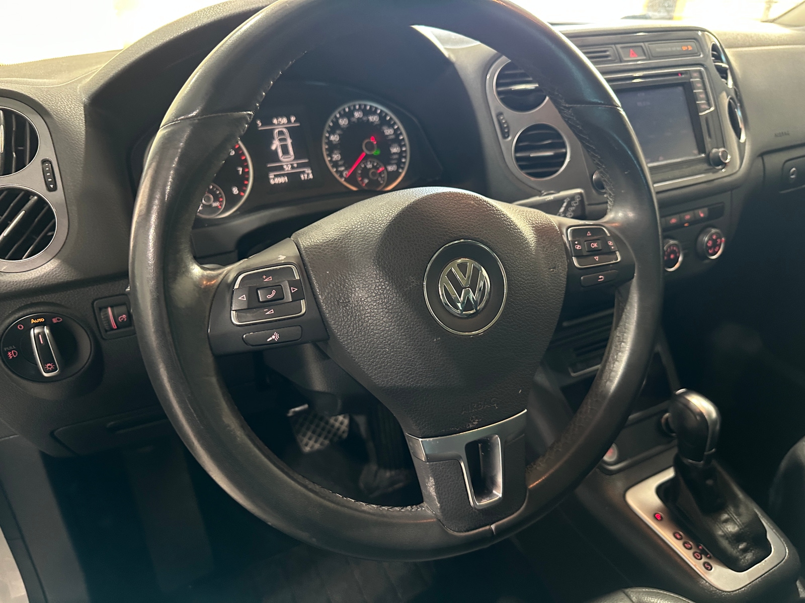 Thumbnail: 2016 Volkswagen Tiguan - 5