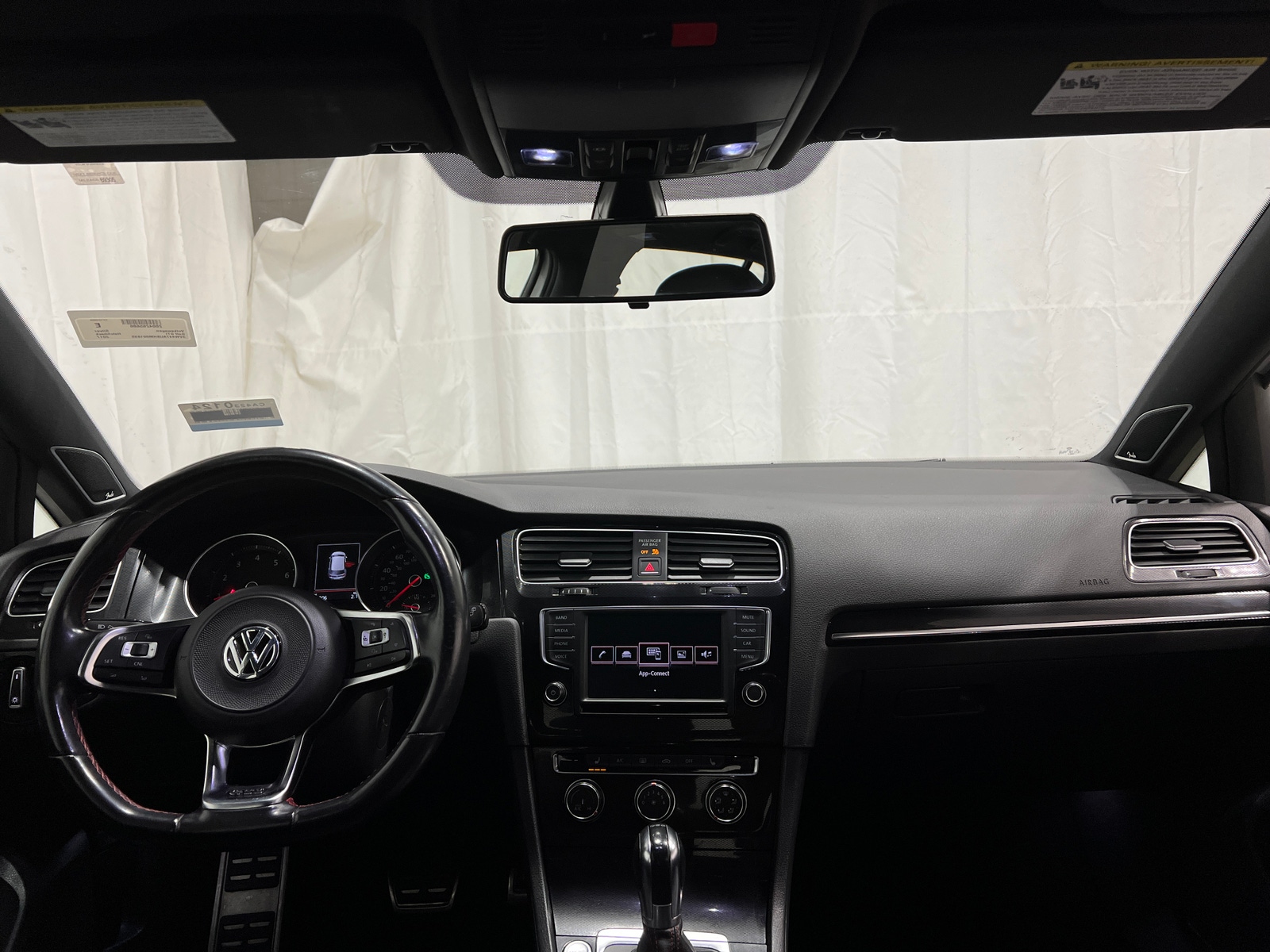 Thumbnail: 2017 Volkswagen Golf - 3